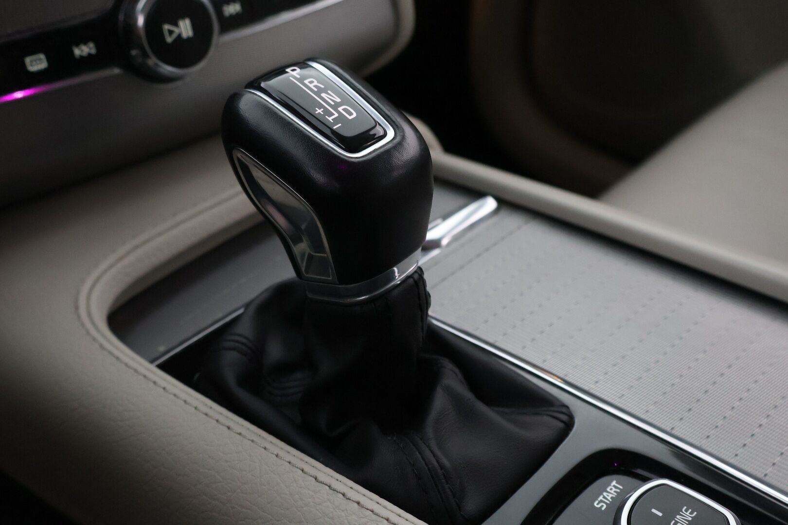 Volvo XC90 2016 D5 AWD Inscription aut - 3,99 % KORKOTARJOUS TÄHÄN AUTOON - Suomiauto / Webasto / Adapt.Vakkari / 7P / Peruutuskamera / Vetokoukku / Vaaleat Muistinahat / Full LED / Huippuvarusteet!