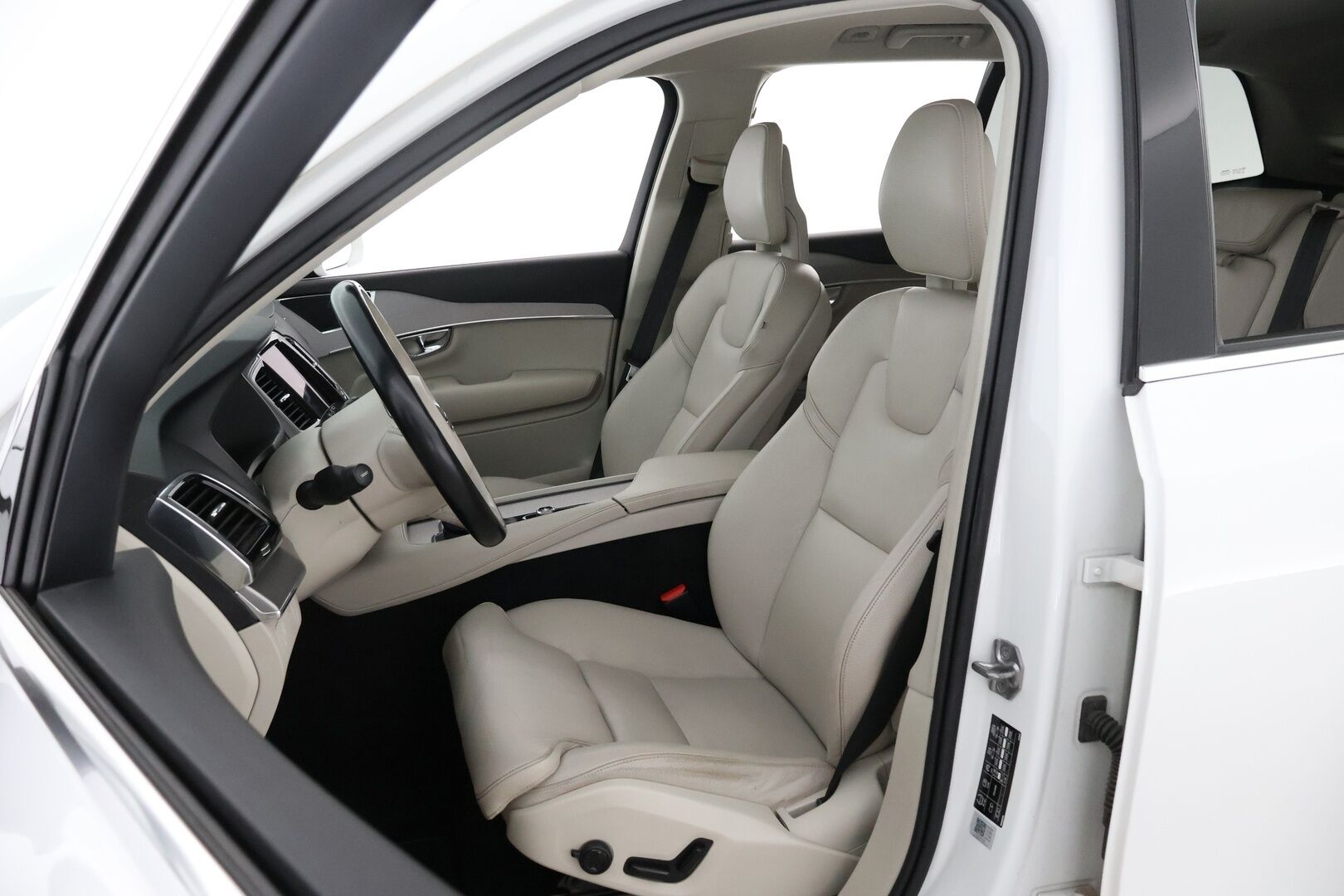 Volvo XC90 2016 D5 AWD Inscription aut - 3,99 % KORKOTARJOUS TÄHÄN AUTOON - Suomiauto / Webasto / Adapt.Vakkari / 7P / Peruutuskamera / Vetokoukku / Vaaleat Muistinahat / Full LED / Huippuvarusteet!