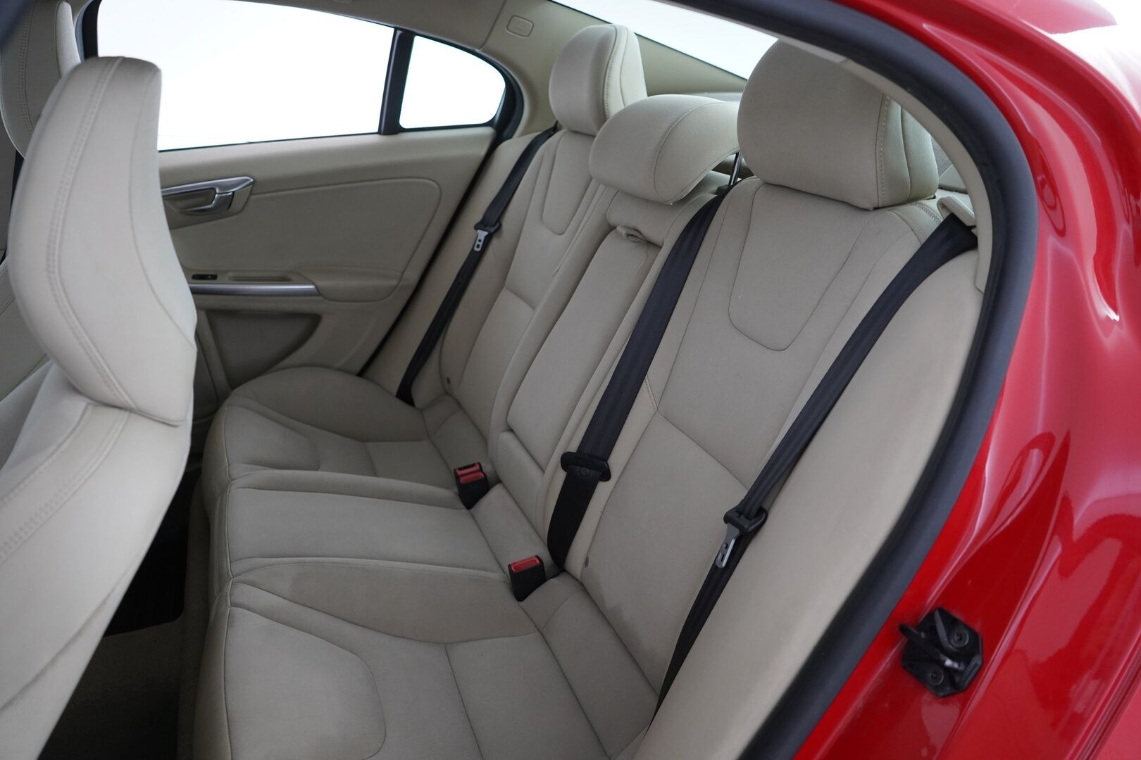 Volvo S60 2011 D3 Momentum Business S/S aut - Webasto | Vakkari | Tutkat | Puolinahat | Kahdet todella hyvät renkaat alumiinivantein | Juuri huollettu