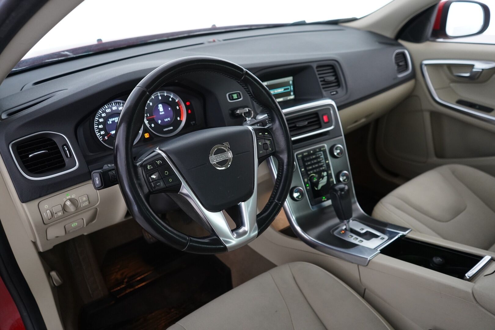 Volvo S60 2011 D3 Momentum Business S/S aut - Webasto | Vakkari | Tutkat | Puolinahat | Kahdet todella hyvät renkaat alumiinivantein | Juuri huollettu