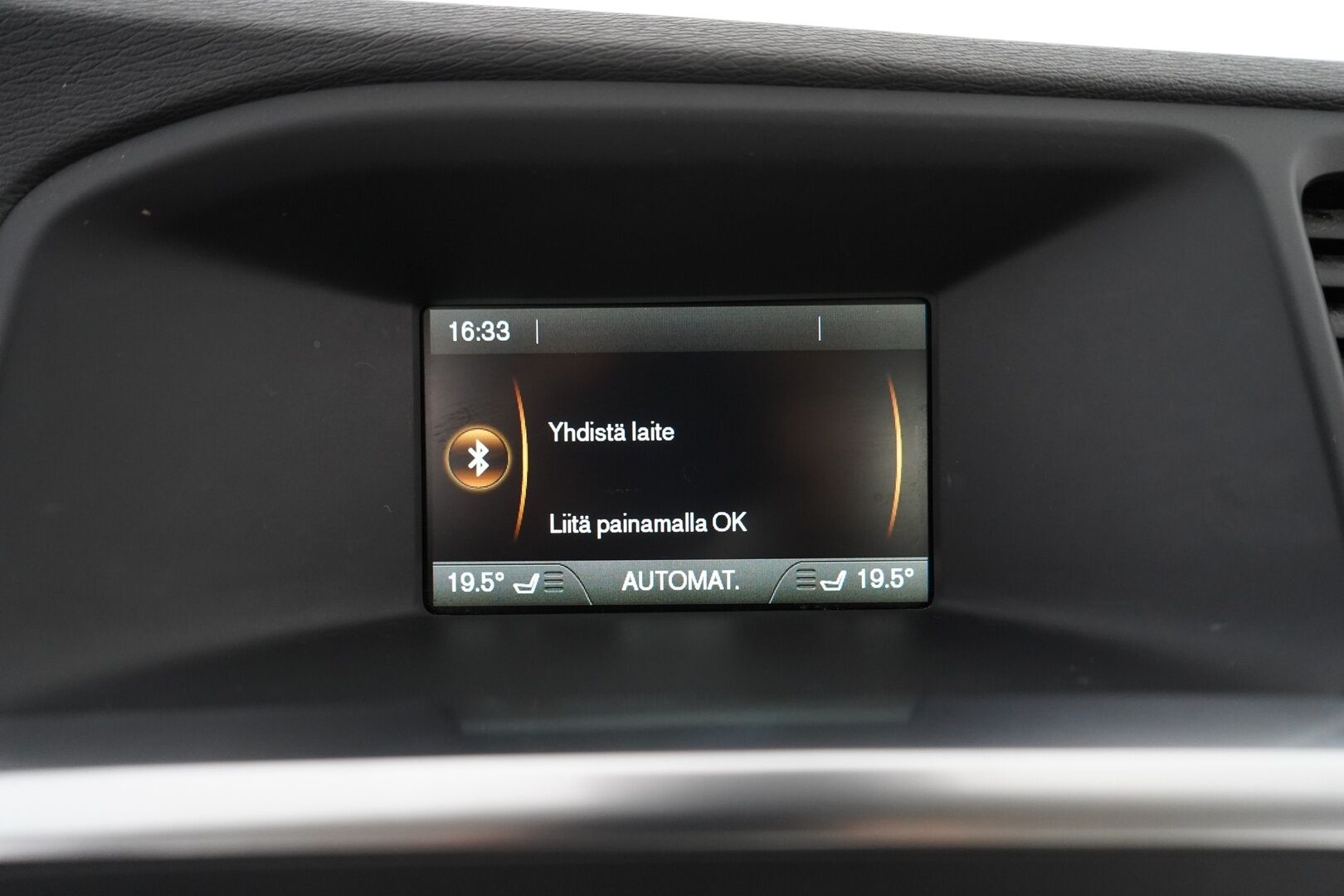 Volvo S60 2011 D3 Momentum Business S/S aut - Webasto | Vakkari | Tutkat | Puolinahat | Kahdet todella hyvät renkaat alumiinivantein | Juuri huollettu