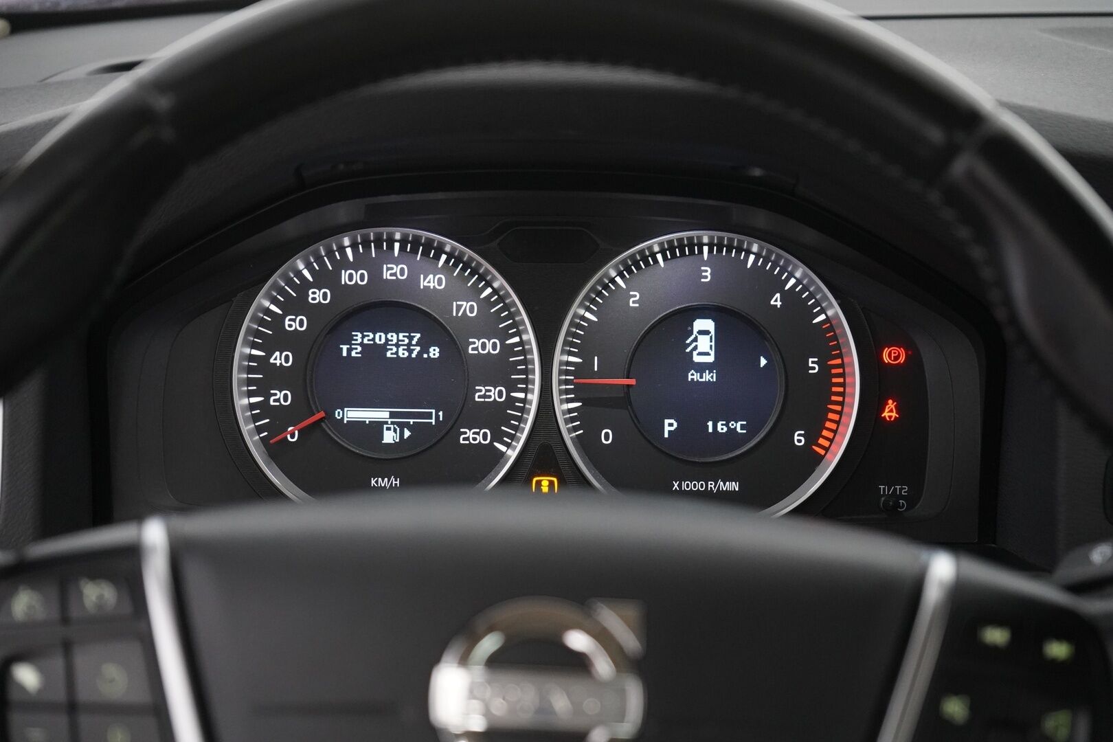 Volvo S60 2011 D3 Momentum Business S/S aut - Webasto | Vakkari | Tutkat | Puolinahat | Kahdet todella hyvät renkaat alumiinivantein | Juuri huollettu