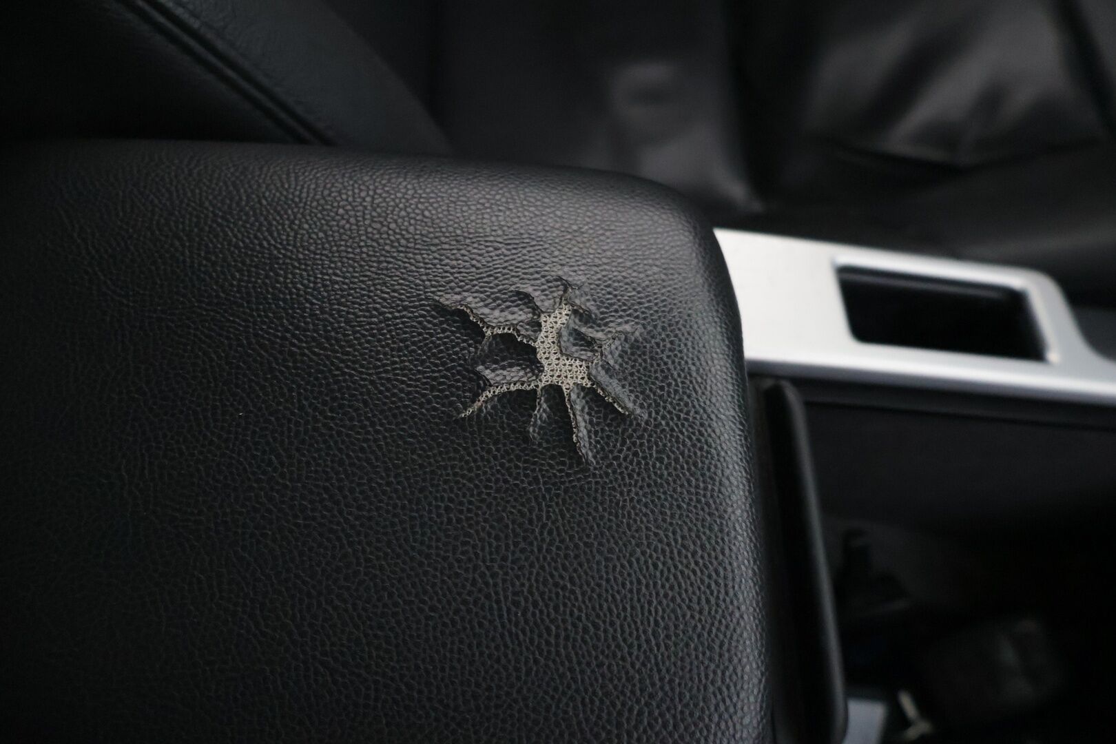 Volvo V50 2011 1,6D DRIVe S/S Classic Business *TÄMÄ AUTO MYYDÄÄN YRITISOUTLETISSA VAIN YRITYKSILLE* Webasto / Nahat / Vakkari - YritysOutlet - Myydään vain yrityksille* 2 OM / Suomiauto / Webasto / Siisti