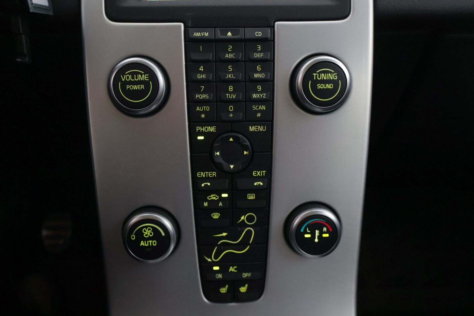 Volvo V50 2011 1,6D DRIVe S/S Classic Business *TÄMÄ AUTO MYYDÄÄN YRITISOUTLETISSA VAIN YRITYKSILLE* Webasto / Nahat / Vakkari - YritysOutlet - Myydään vain yrityksille* 2 OM / Suomiauto / Webasto / Siisti