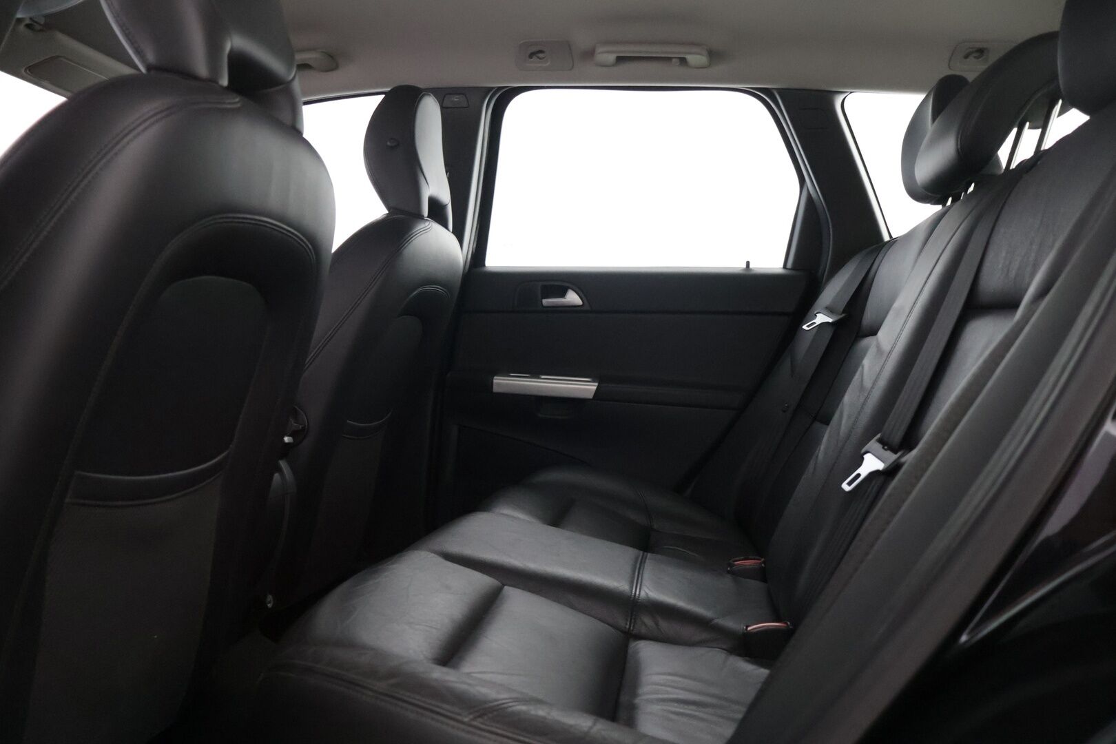 Volvo V50 2011 1,6D DRIVe S/S Classic Business *TÄMÄ AUTO MYYDÄÄN YRITISOUTLETISSA VAIN YRITYKSILLE* Webasto / Nahat / Vakkari - YritysOutlet - Myydään vain yrityksille* 2 OM / Suomiauto / Webasto / Siisti