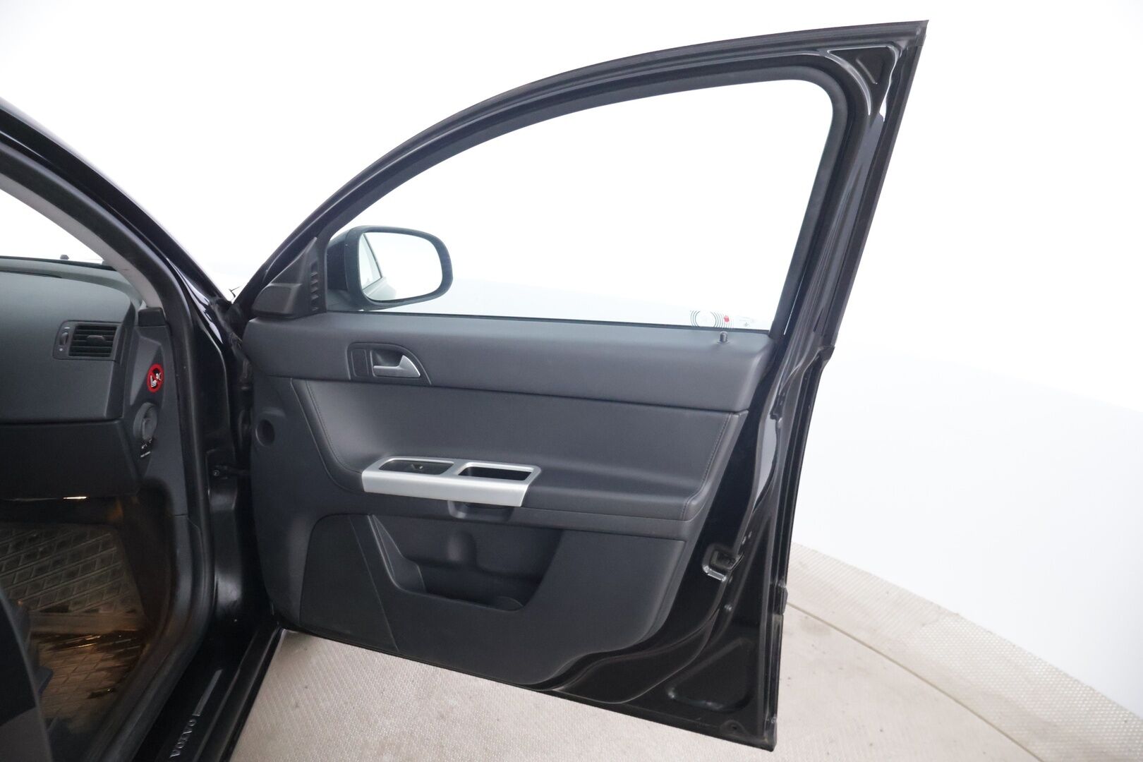 Volvo V50 2011 1,6D DRIVe S/S Classic Business *TÄMÄ AUTO MYYDÄÄN YRITISOUTLETISSA VAIN YRITYKSILLE* Webasto / Nahat / Vakkari - YritysOutlet - Myydään vain yrityksille* 2 OM / Suomiauto / Webasto / Siisti