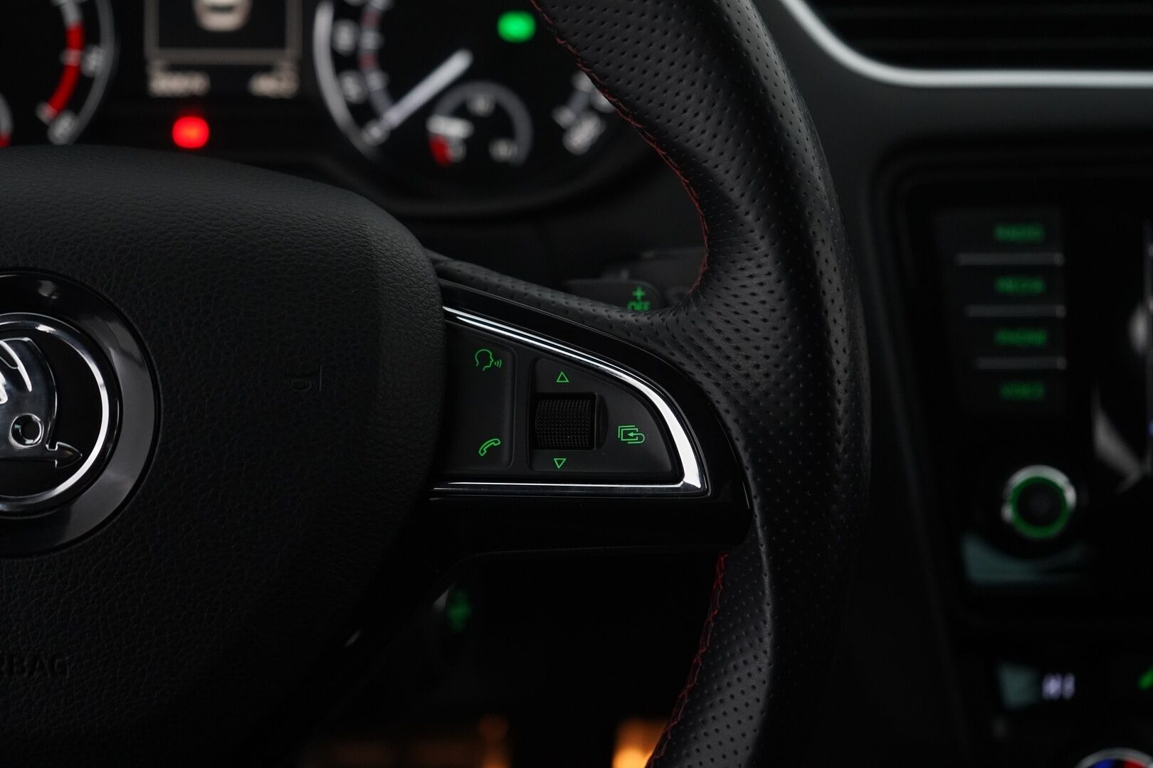 Skoda Octavia 2014 2.0 TSI Combi RS DSG Autom. *ACC / Webasto / Canton / Navi* - Suomi-auto / Kahdet Alumiinivanteet / Myydään juuri huollettuna - HULLUT VÄLIPÄIVÄT KORKOTARJOUS 2,49%