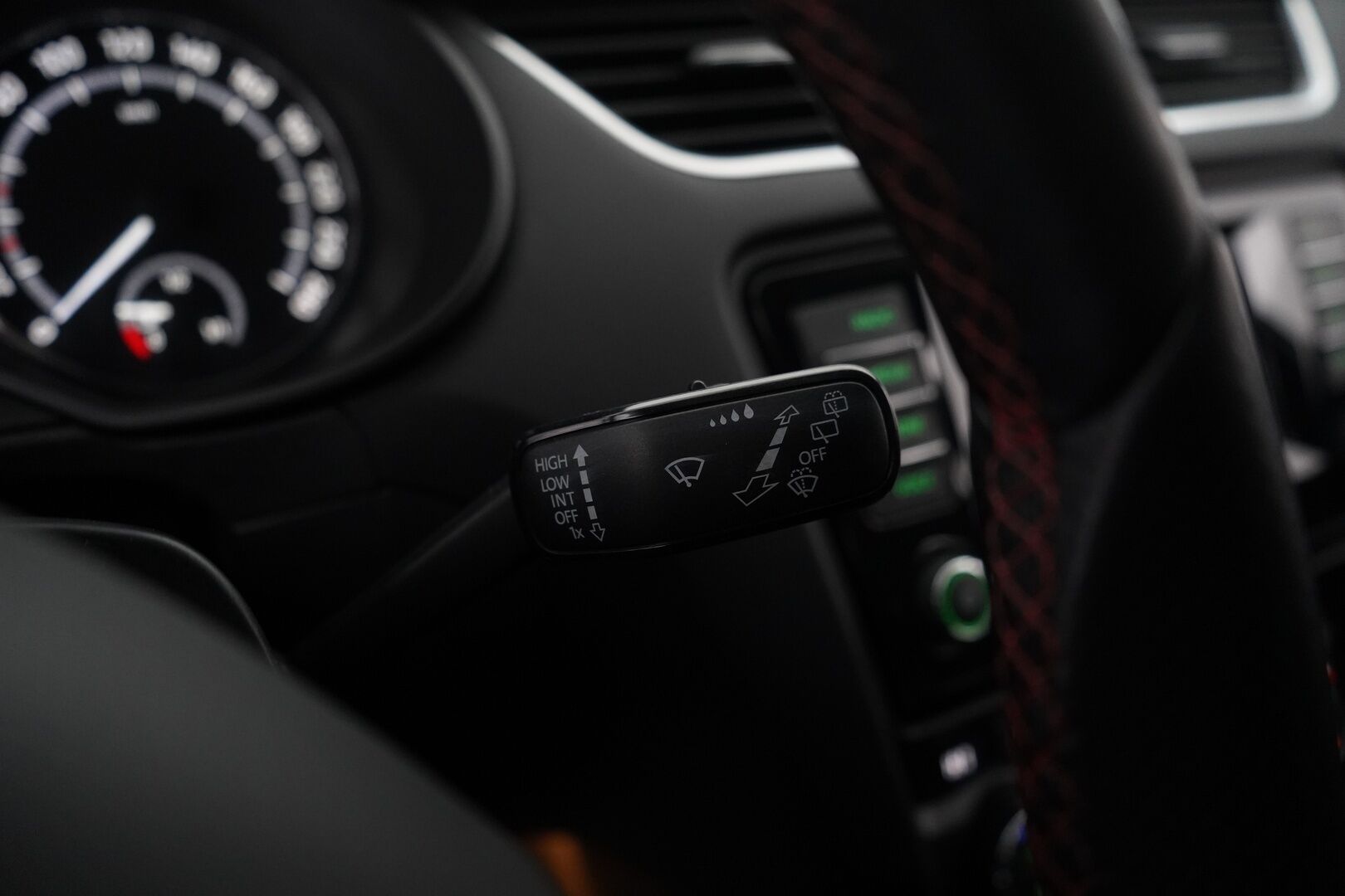 Skoda Octavia 2014 2.0 TSI Combi RS DSG Autom. *ACC / Webasto / Canton / Navi* - Suomi-auto / Kahdet Alumiinivanteet / Myydään juuri huollettuna - HULLUT VÄLIPÄIVÄT KORKOTARJOUS 2,49%