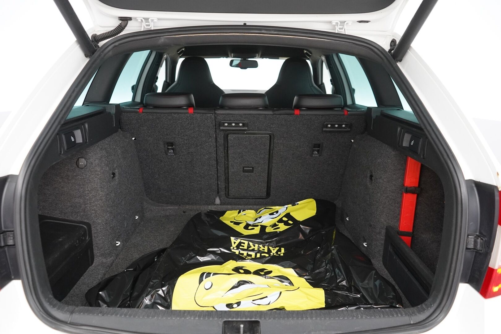 Skoda Octavia 2015 2.0 TSI Combi RS DSG Autom. *ACC / Webasto / Canton / Navi* - Suomi-auto / Kahdet Alumiinivanteet / Myydään juuri huollettuna