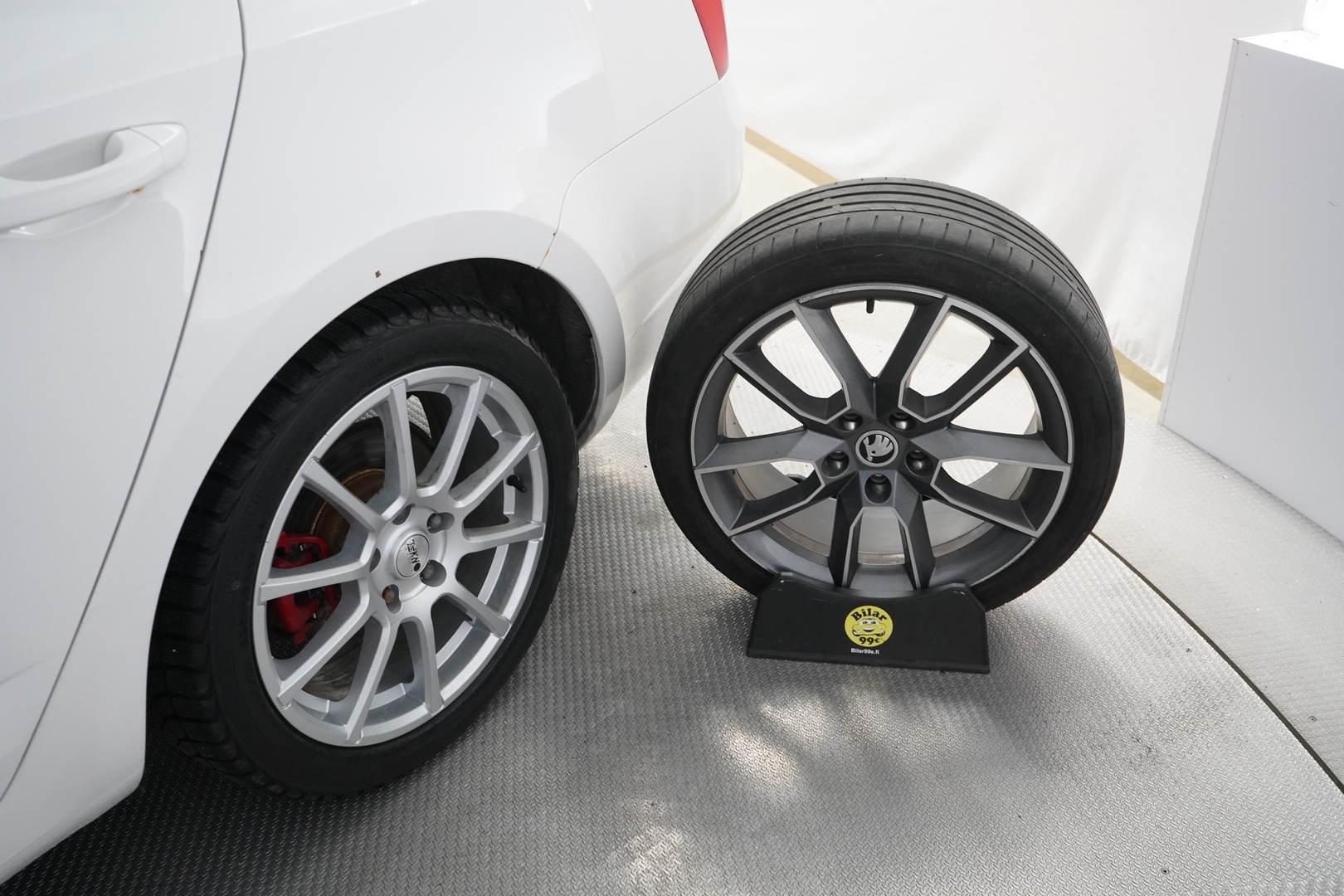 Skoda Octavia 2015 2.0 TSI Combi RS DSG Autom. *ACC / Webasto / Canton / Navi* - Suomi-auto / Kahdet Alumiinivanteet / Myydään juuri huollettuna