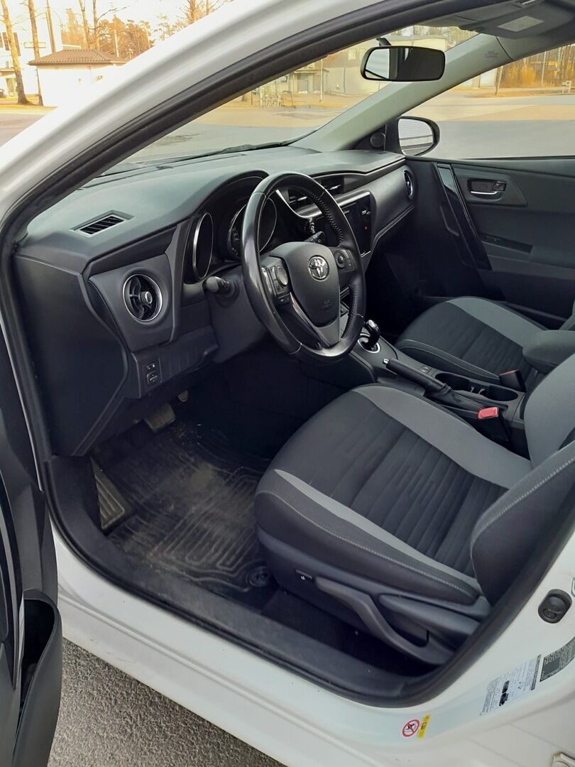 Toyota Auris 2016 Touring Sports 1,8 Hybrid Active * P-kamera / Vakkari  / Aut. ilmastointi * - Suomi-auto / Merkkihuollettu / 2 Hyvät renkaat - HULLUT AVAJAISHULINAT KORKOTARJOUS 3,29 %