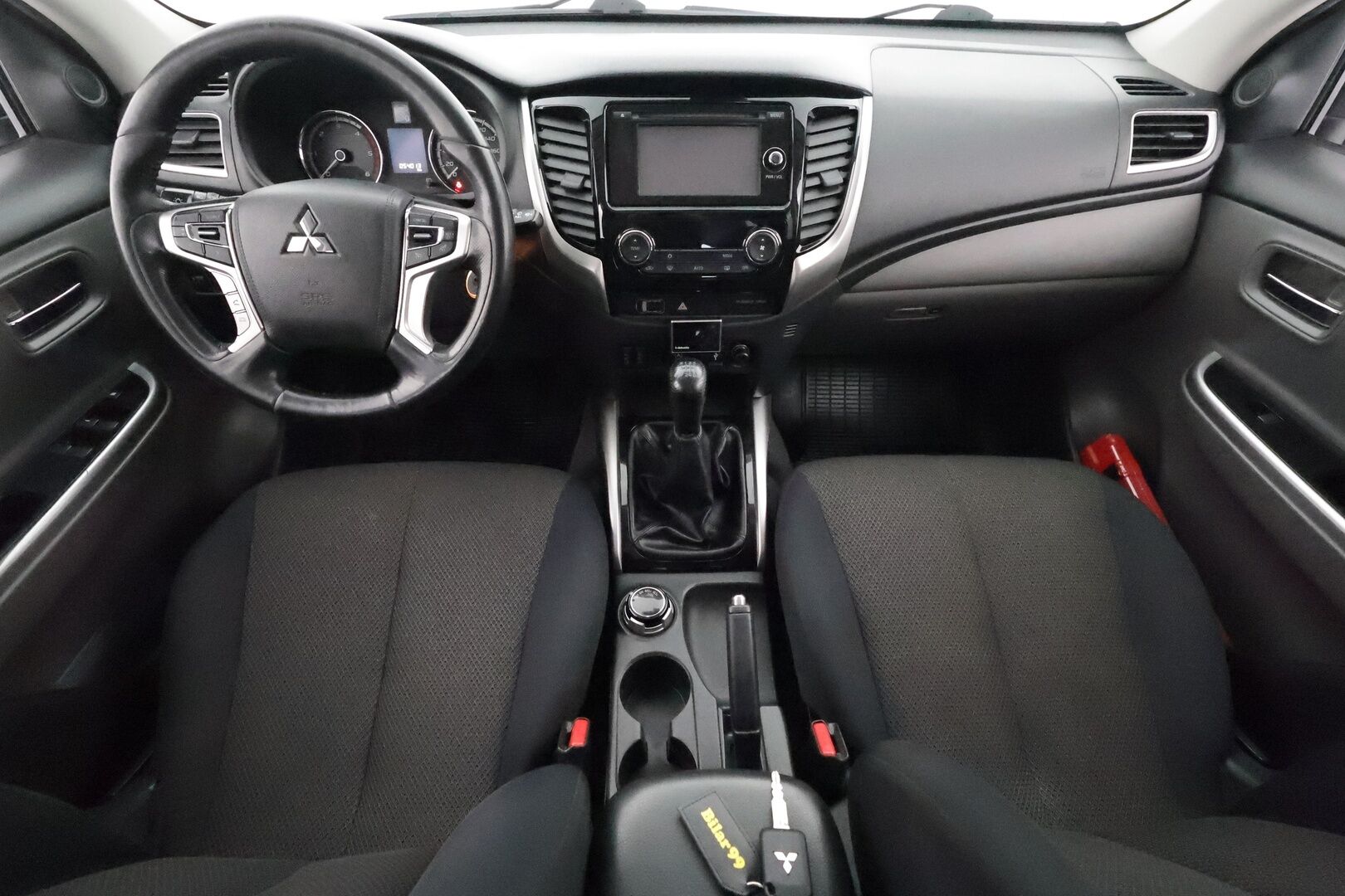Mitsubishi L200 2018 Double Cab 2,4 DI-D Magnum MT 2-paikkainen - 3,99 % KORKOTARJOUS TÄHÄN AUTOON - ALV / 1Om Suomiauto / Webasto / Vetokoukku / Peruutuskamera /  Vakkari / Bluetooth / 2x Renkaat!