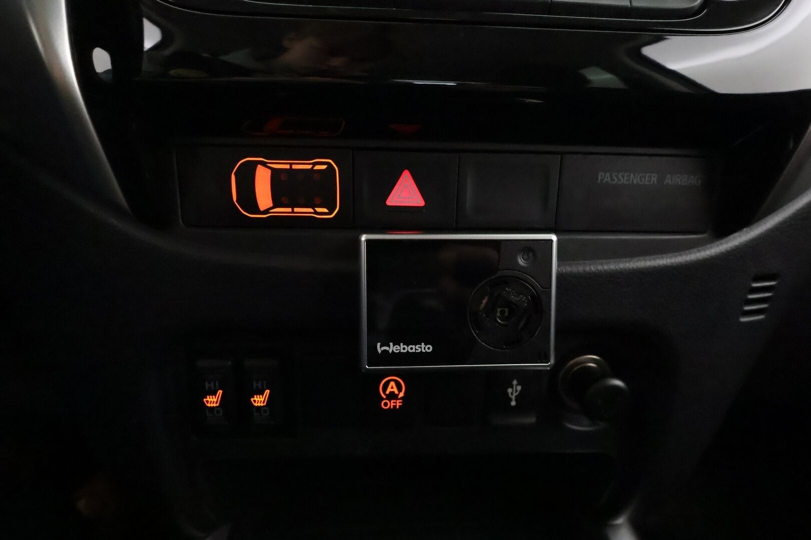 Mitsubishi L200 2018 Double Cab 2,4 DI-D Magnum MT 2-paikkainen - 3,99 % KORKOTARJOUS TÄHÄN AUTOON - ALV / 1Om Suomiauto / Webasto / Vetokoukku / Peruutuskamera /  Vakkari / Bluetooth / 2x Renkaat!