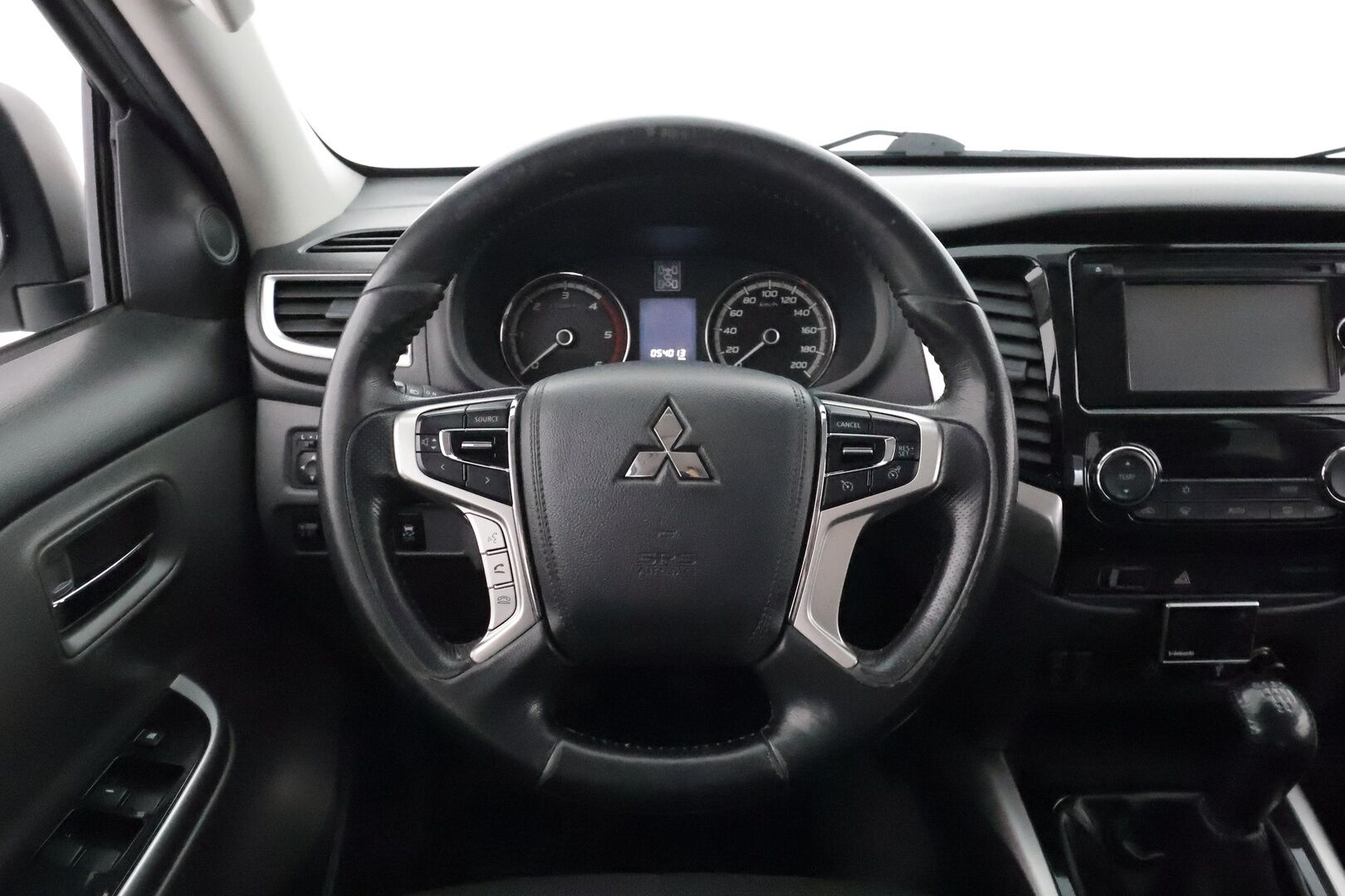 Mitsubishi L200 2018 Double Cab 2,4 DI-D Magnum MT 2-paikkainen - 3,99 % KORKOTARJOUS TÄHÄN AUTOON - ALV / 1Om Suomiauto / Webasto / Vetokoukku / Peruutuskamera /  Vakkari / Bluetooth / 2x Renkaat!