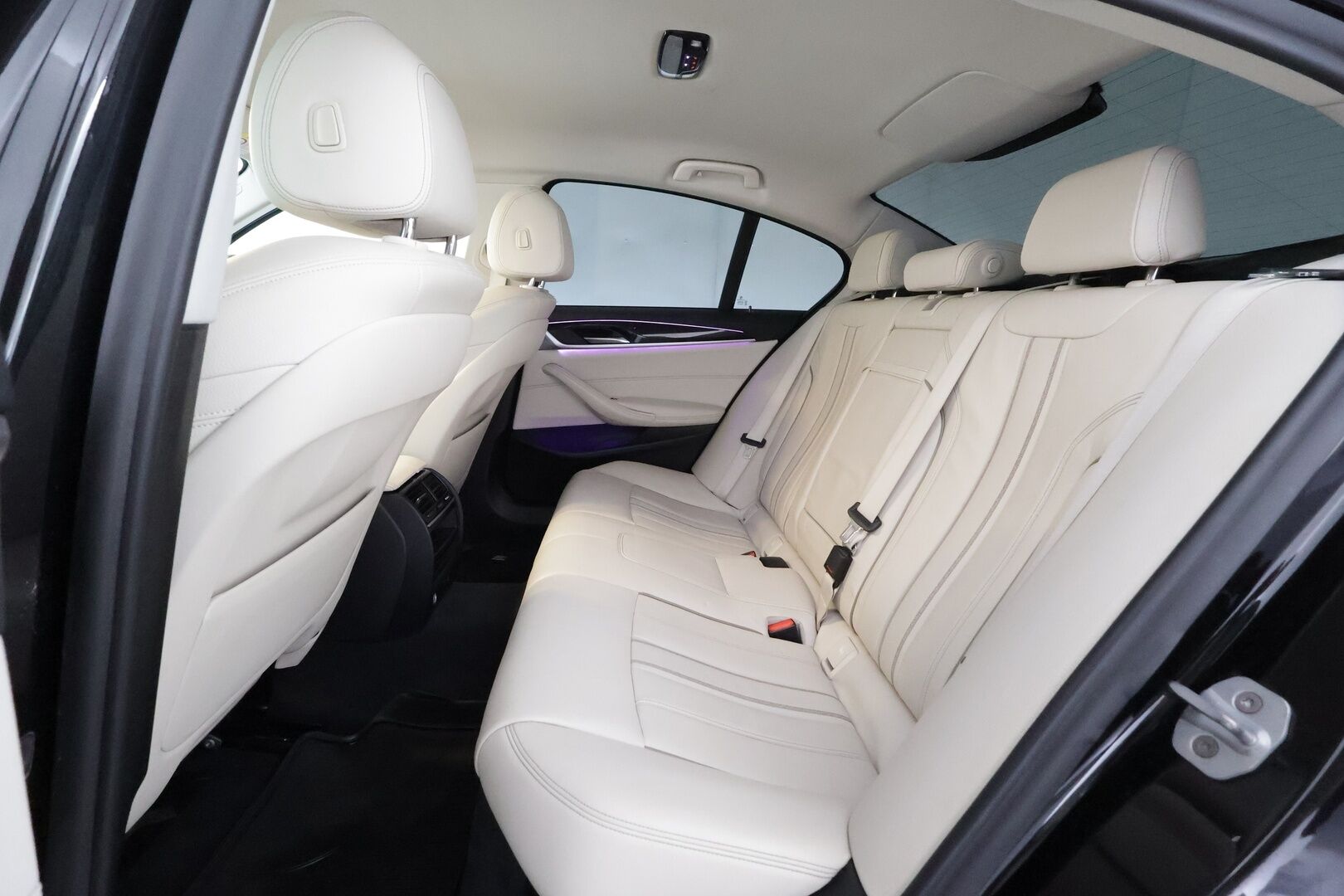 BMW 530 2017 G30 Sedan 530e A iPerformance Launch Edition Sport - | ACC | Sporttinahat | Adapt. LED | DAP | HiFi | Ambient Light | P.kamera | Sähk. takaluukku | Lämm. ratti | 2x renkaat aluin | Suomiauto | 