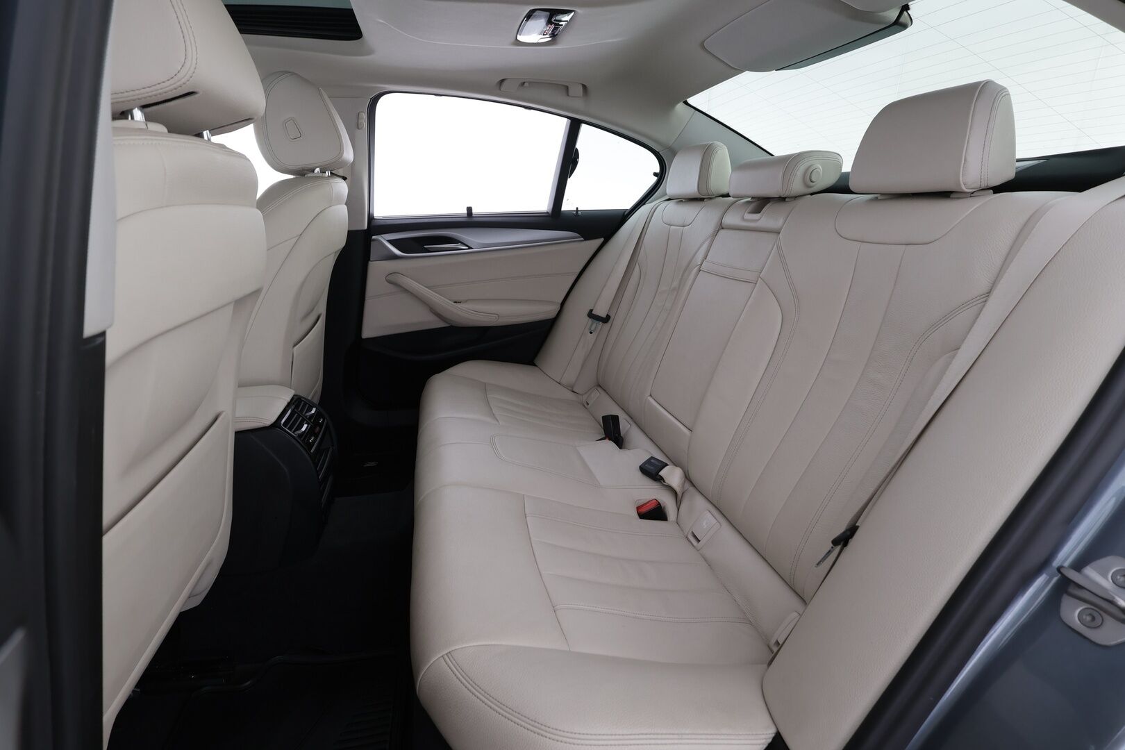 BMW 520 2017 G30 Sedan 520d A xDrive Business Comfort * ACC / LED / Sporttinahat / Kattoluukku / P.Kamera / Osasähköt * - Merkkihuollettu / Suomi-auto / Kahdet renkaat