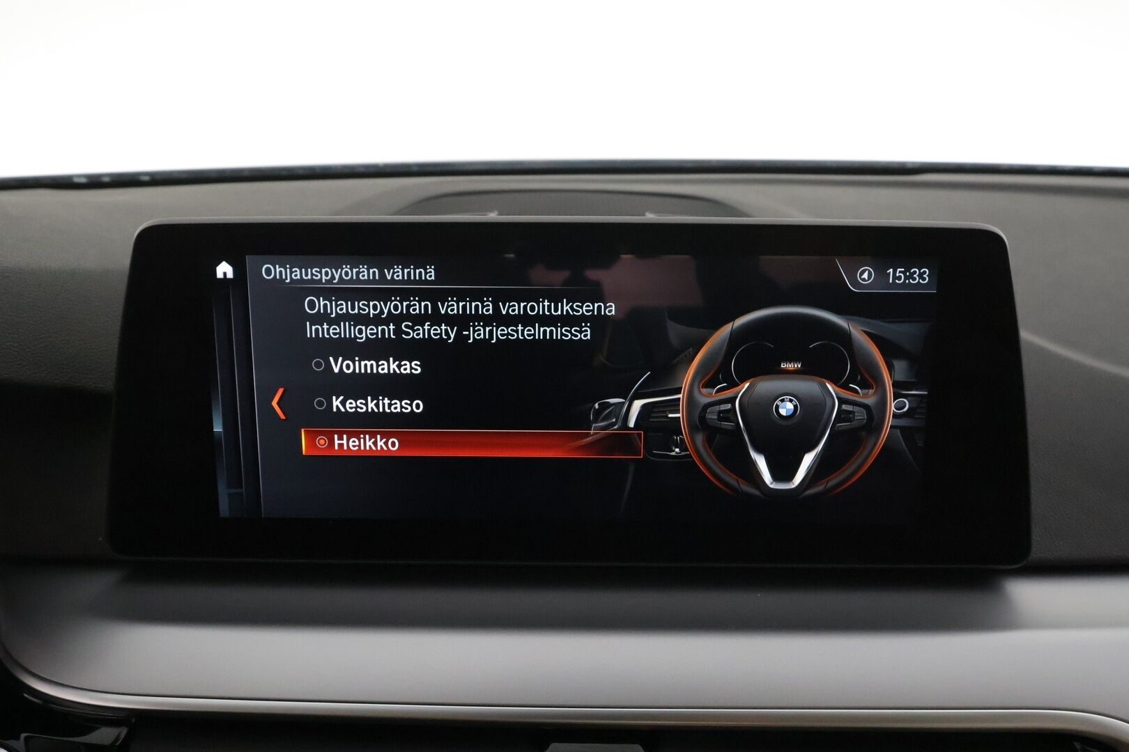 BMW 520 2017 G30 Sedan 520d A xDrive Business Comfort * ACC / LED / Sporttinahat / Kattoluukku / P.Kamera / Osasähköt * - Merkkihuollettu / Suomi-auto / Kahdet renkaat