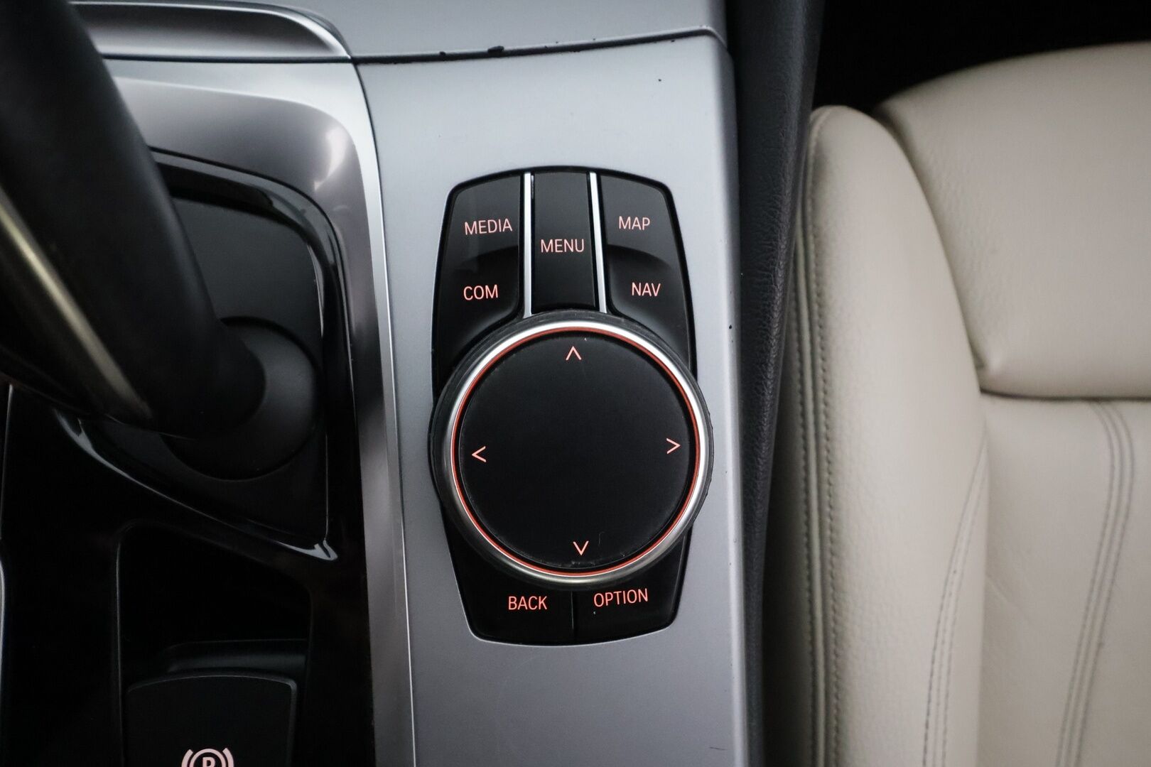 BMW 520 2017 G30 Sedan 520d A xDrive Business Comfort * ACC / LED / Sporttinahat / Kattoluukku / P.Kamera / Osasähköt * - Merkkihuollettu / Suomi-auto / Kahdet renkaat