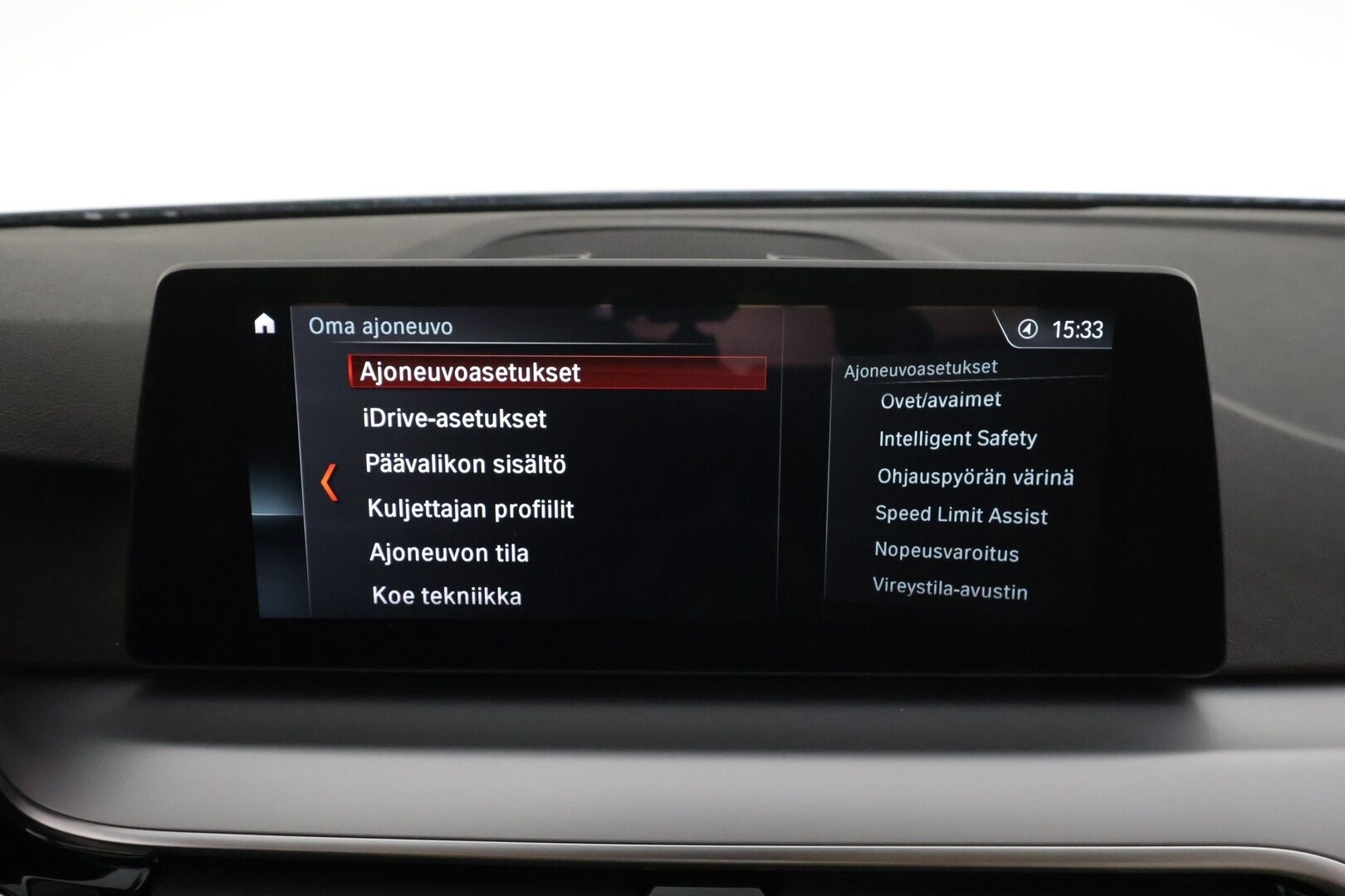 BMW 520 2017 G30 Sedan 520d A xDrive Business Comfort * ACC / LED / Sporttinahat / Kattoluukku / P.Kamera / Osasähköt * - Merkkihuollettu / Suomi-auto / Kahdet renkaat