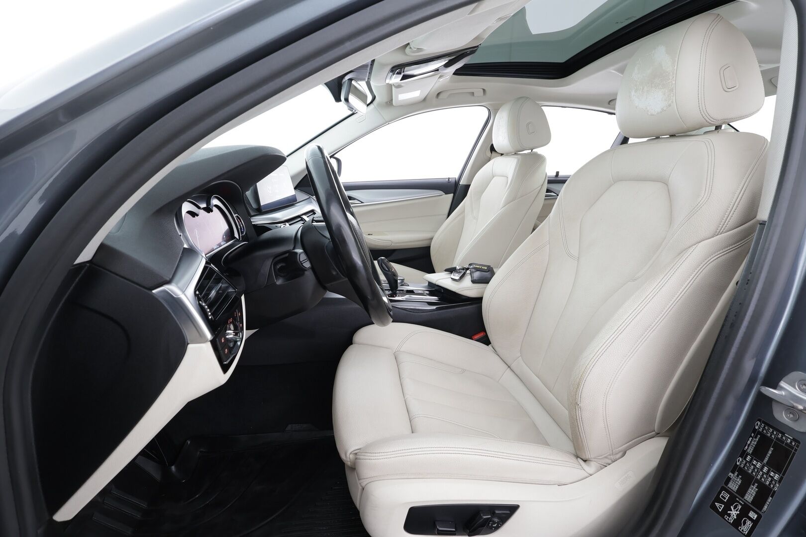 BMW 520 2017 G30 Sedan 520d A xDrive Business Comfort * ACC / LED / Sporttinahat / Kattoluukku / P.Kamera / Osasähköt * - Merkkihuollettu / Suomi-auto / Kahdet renkaat