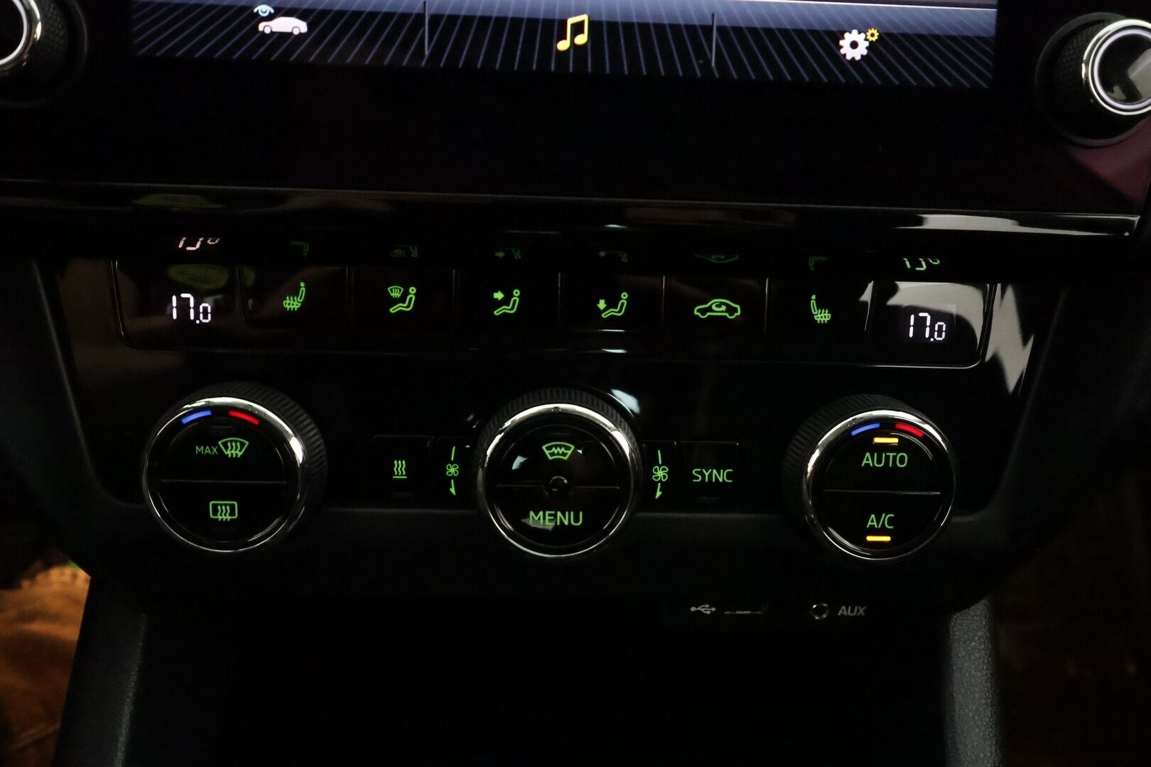 Skoda Octavia 2017 Combi 1,4 TSI Style DSG  **Webasto / Adapt.Vakkari / P.kamera / LED-valot / Katveavustin / Apple&Android / KeylessGO** - Suomi-auto / 2x Renkaat