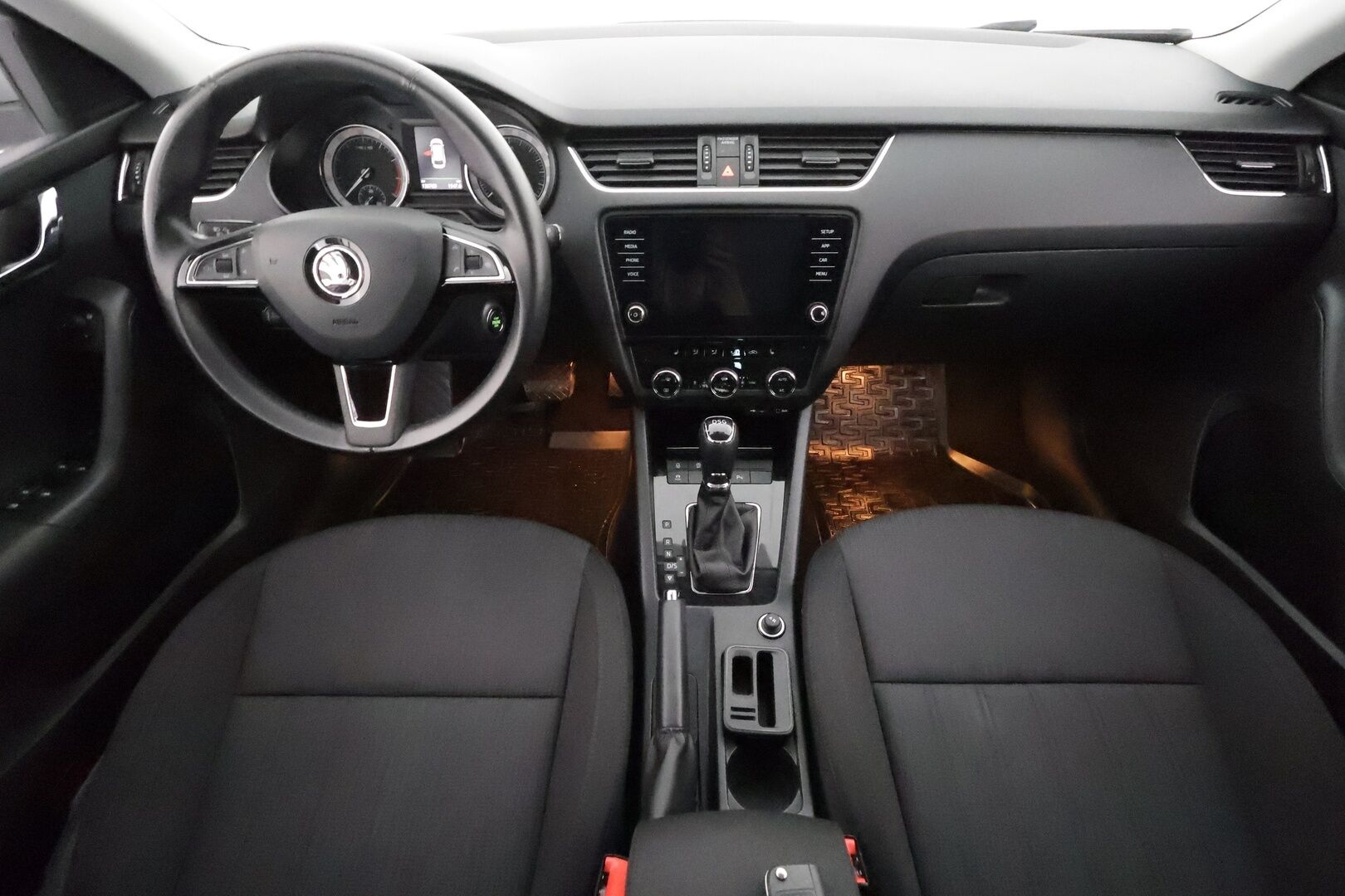 Skoda Octavia 2017 Combi 1,4 TSI Style DSG  **Webasto / Adapt.Vakkari / P.kamera / LED-valot / Katveavustin / Apple&Android / KeylessGO** - Suomi-auto / 2x Renkaat