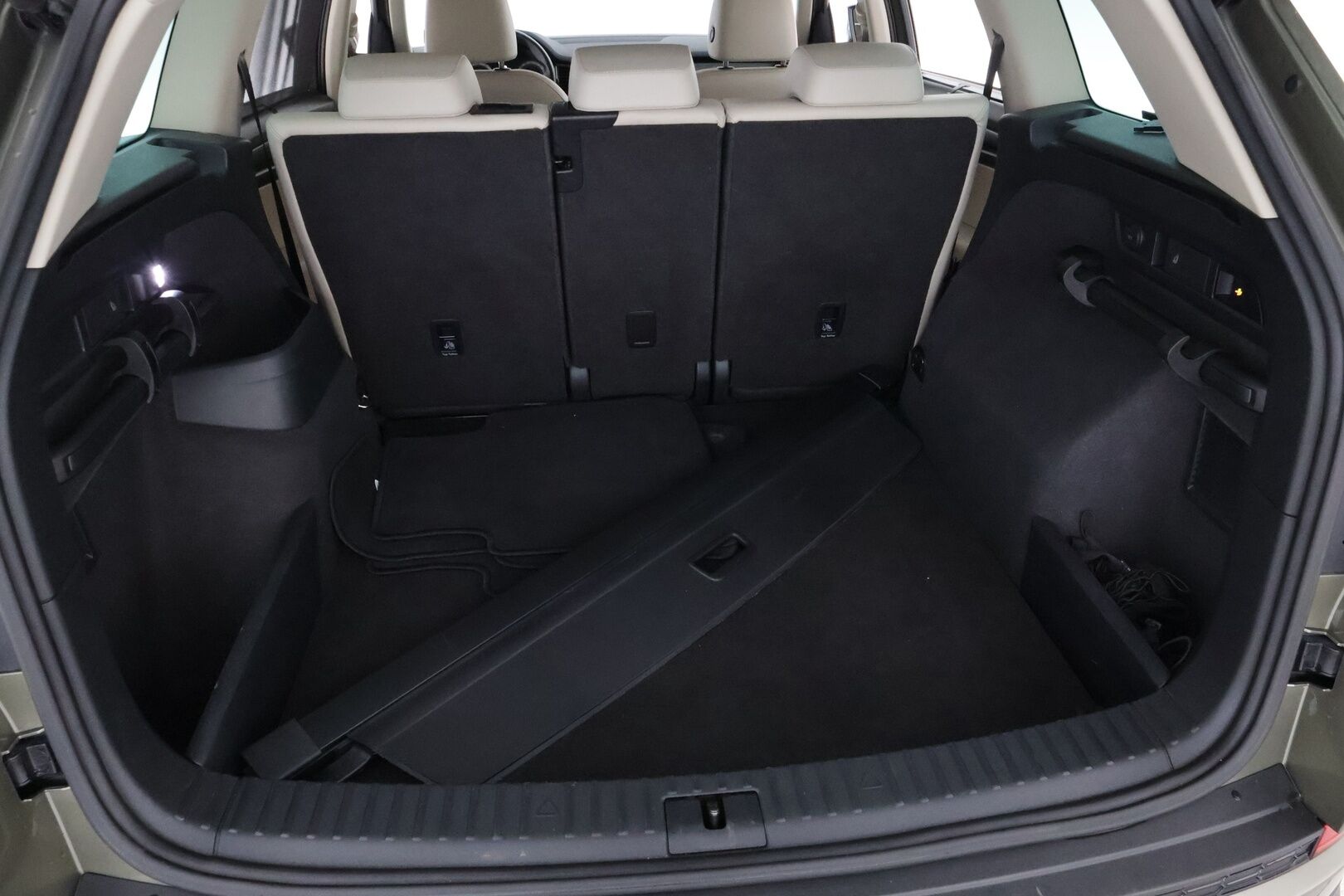Skoda Kodiaq 2017 1,4 TSI 4x4 Style DSG Aut  / Jakohihna 04/25  / Webasto / Muistipenkki / Canton / Koukku / Adapt. vak / Key less / - Huikeat varusteet / Hyvä vetoauto /