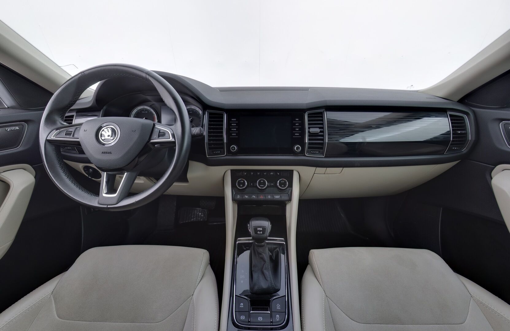 Skoda Kodiaq 2017 1,4 TSI 4x4 Style DSG Aut  / Jakohihna 04/25  / Webasto / Muistipenkki / Canton / Koukku / Adapt. vak / Key less / - Huikeat varusteet / Hyvä vetoauto /