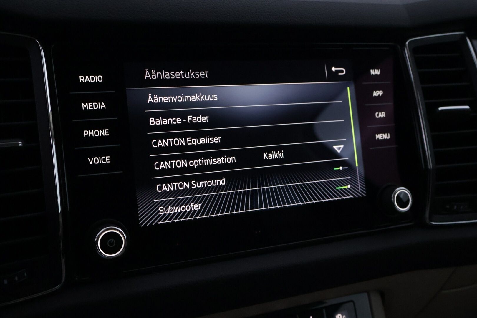 Skoda Kodiaq 2017 1,4 TSI 4x4 Style DSG Aut - | Webasto | Muistipenkki | Canton | Koukku | Adapt. vak | Keyless Go | Nahka-alcantara | 