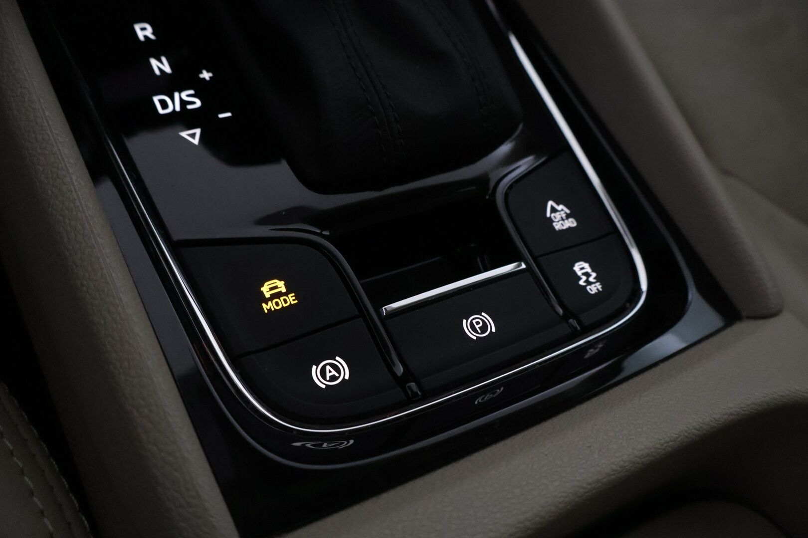 Skoda Kodiaq 2017 1,4 TSI 4x4 Style DSG Aut - | Webasto | Muistipenkki | Canton | Koukku | Adapt. vak | Keyless Go | Nahka-alcantara | 