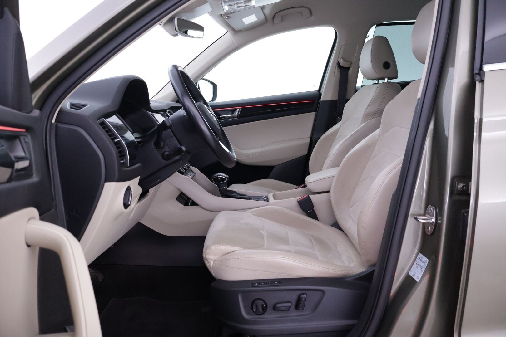 Skoda Kodiaq 2017 1,4 TSI 4x4 Style DSG Aut - | Webasto | Muistipenkki | Canton | Koukku | Adapt. vak | Keyless Go | Nahka-alcantara | 