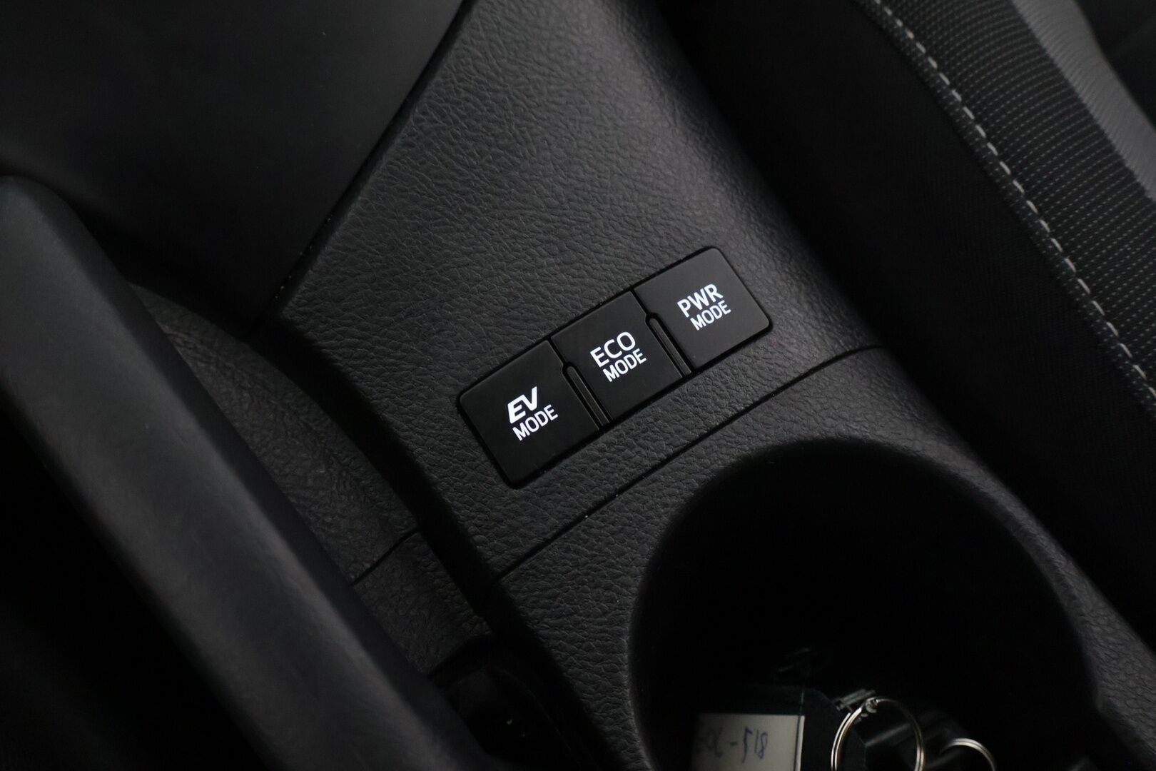 Toyota Auris 2017 Touring Sports 1,8 Hybrid Active / P-kamera / Lohko / Vakionopeudensäädin* - 2x Renkaat / Hyvät huollot / Suomi-auto*