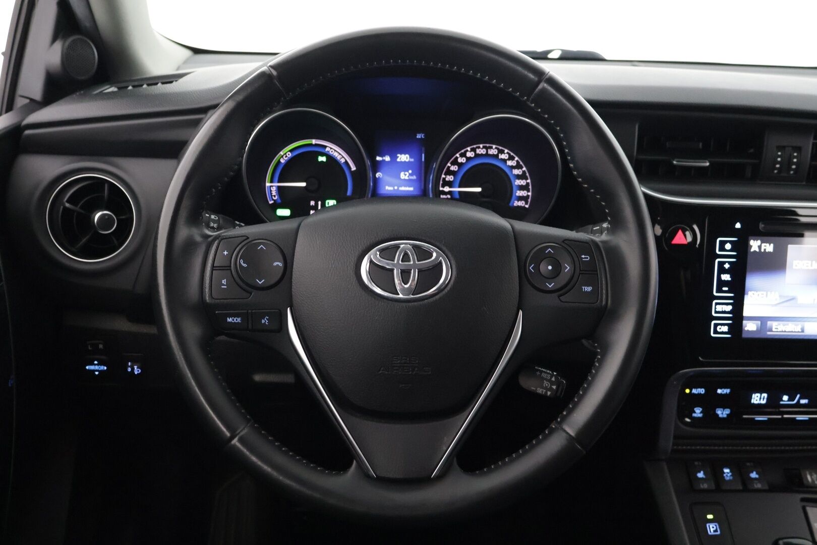 Toyota Auris 2017 Touring Sports 1,8 Hybrid Active / P-kamera / Lohko / Vakionopeudensäädin* - 2x Renkaat / Hyvät huollot / Suomi-auto*