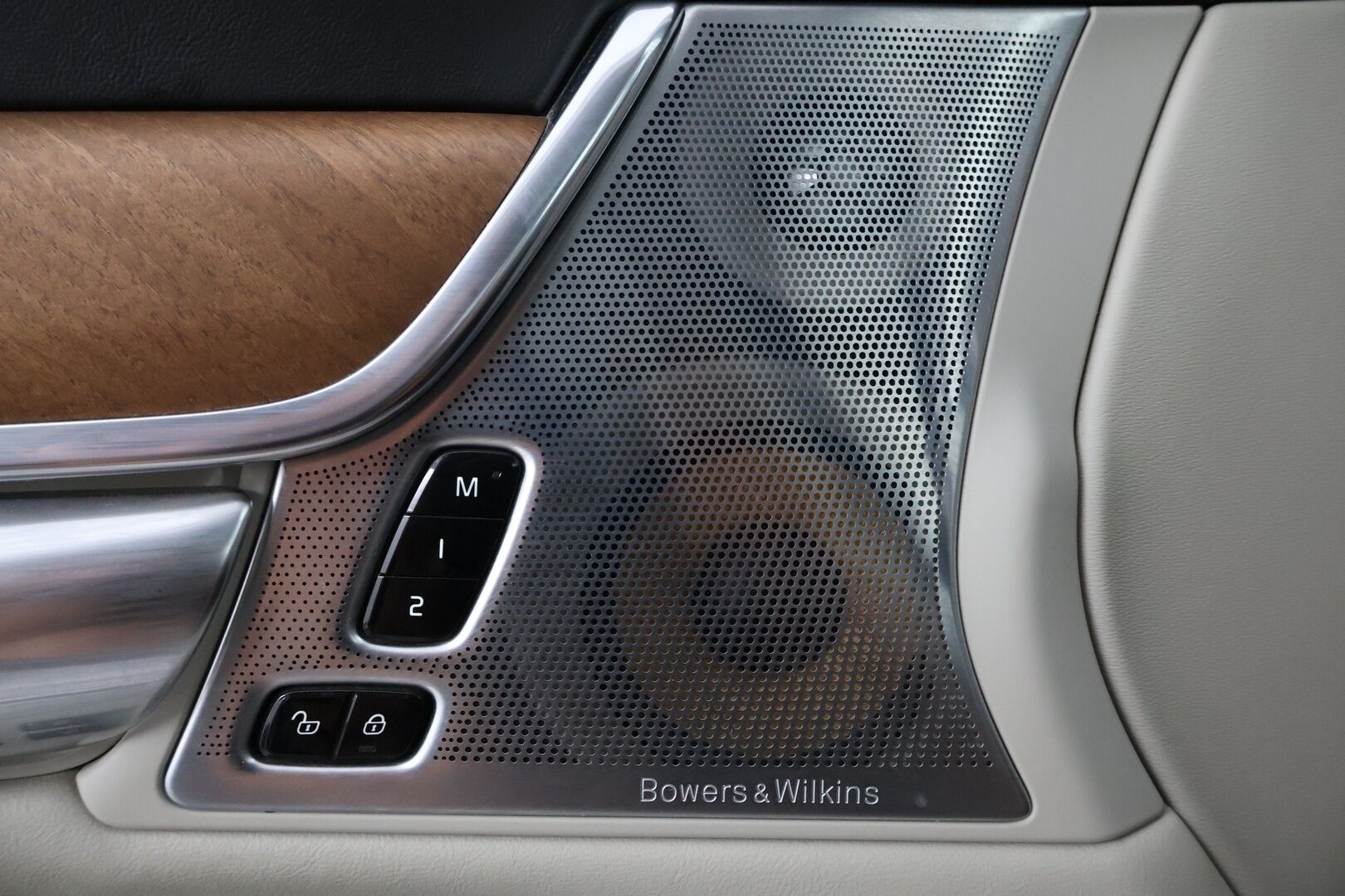 Volvo V90 2017 T6 AWD Inscription aut - Webasto | Bowers&Wilkins | ACC | Panorama | Peruutuskamera | Vaaleat Sporttinahat | Vetokoukku | Supervarusteet!