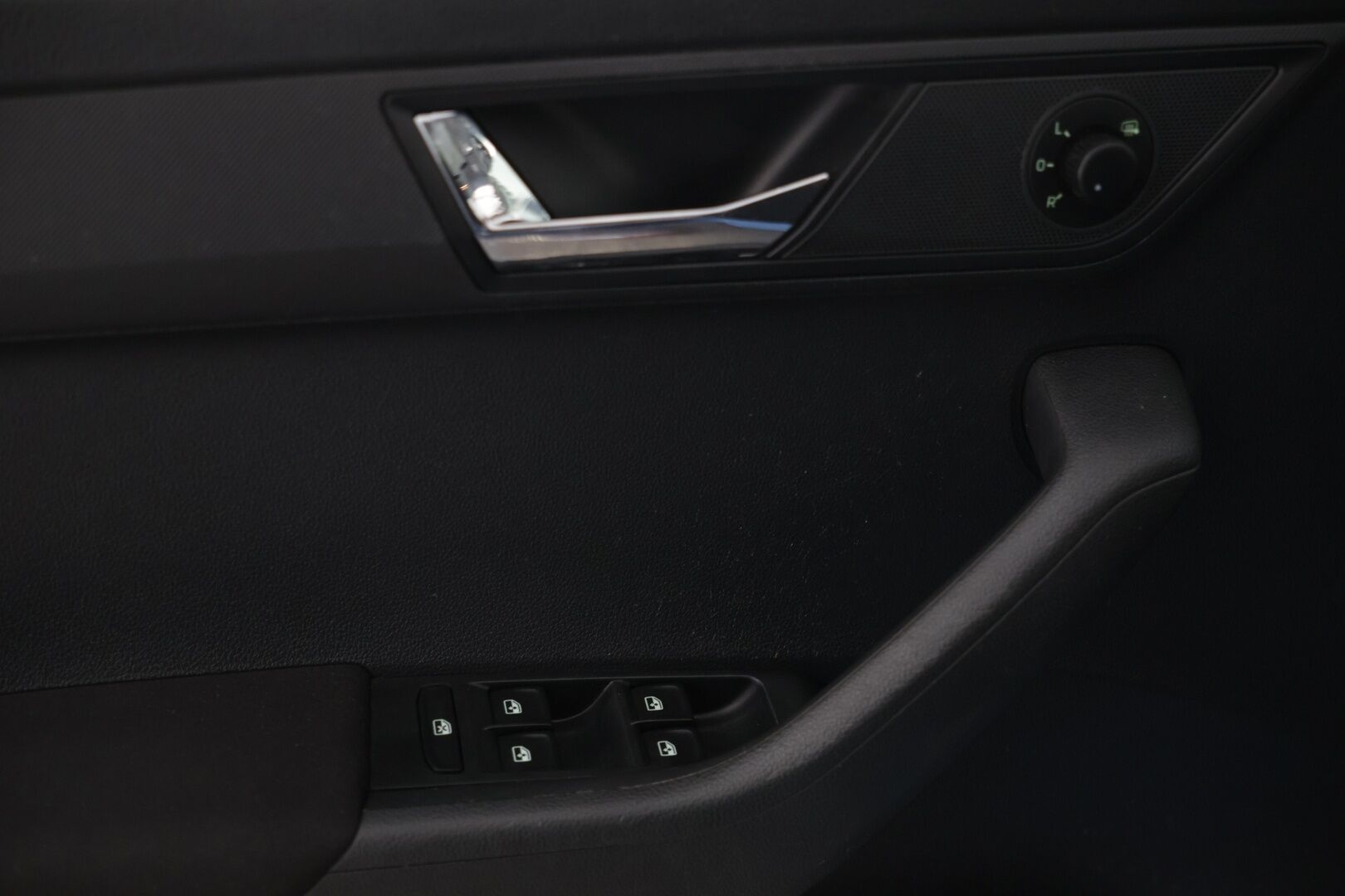 Skoda Fabia 2017 Combi 1,2 TSI 110 ScoutLine DSG Autom * Vakkari / P.kamera / / Erikoisväri / Lasikattoluukku / 2xAlut * - Hyvä maavara / Huippu käyttöauto / Hyvä huoltohistoria! / Juuri katsastettu! - HULLUT AVAJAISHULINAT KORKOTARJOUS 3,29 %