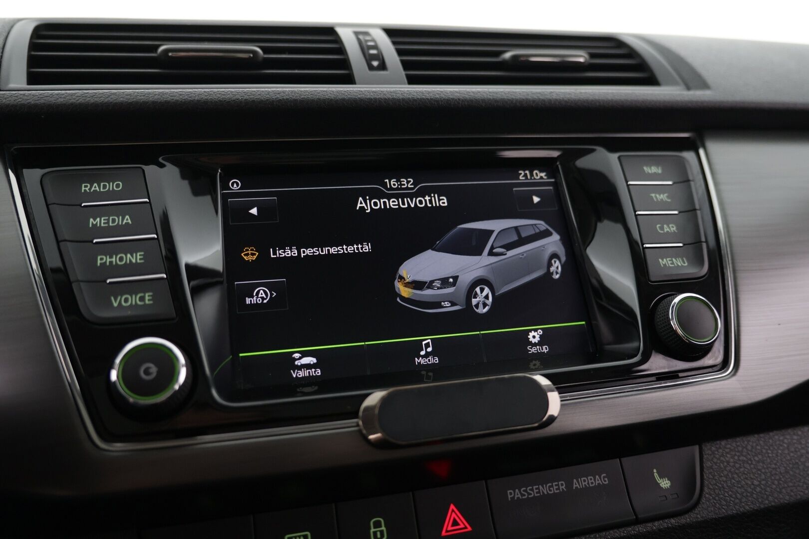 Skoda Fabia 2017 Combi 1,2 TSI 110 ScoutLine DSG Autom / Erikoisväri / Lasikattoluukku / Kahdet renkaat alumiinivanteilla - Hyvä maavara / Huippu käyttöauto / Hyvä huoltohistoria! / Juuri katsastettu!