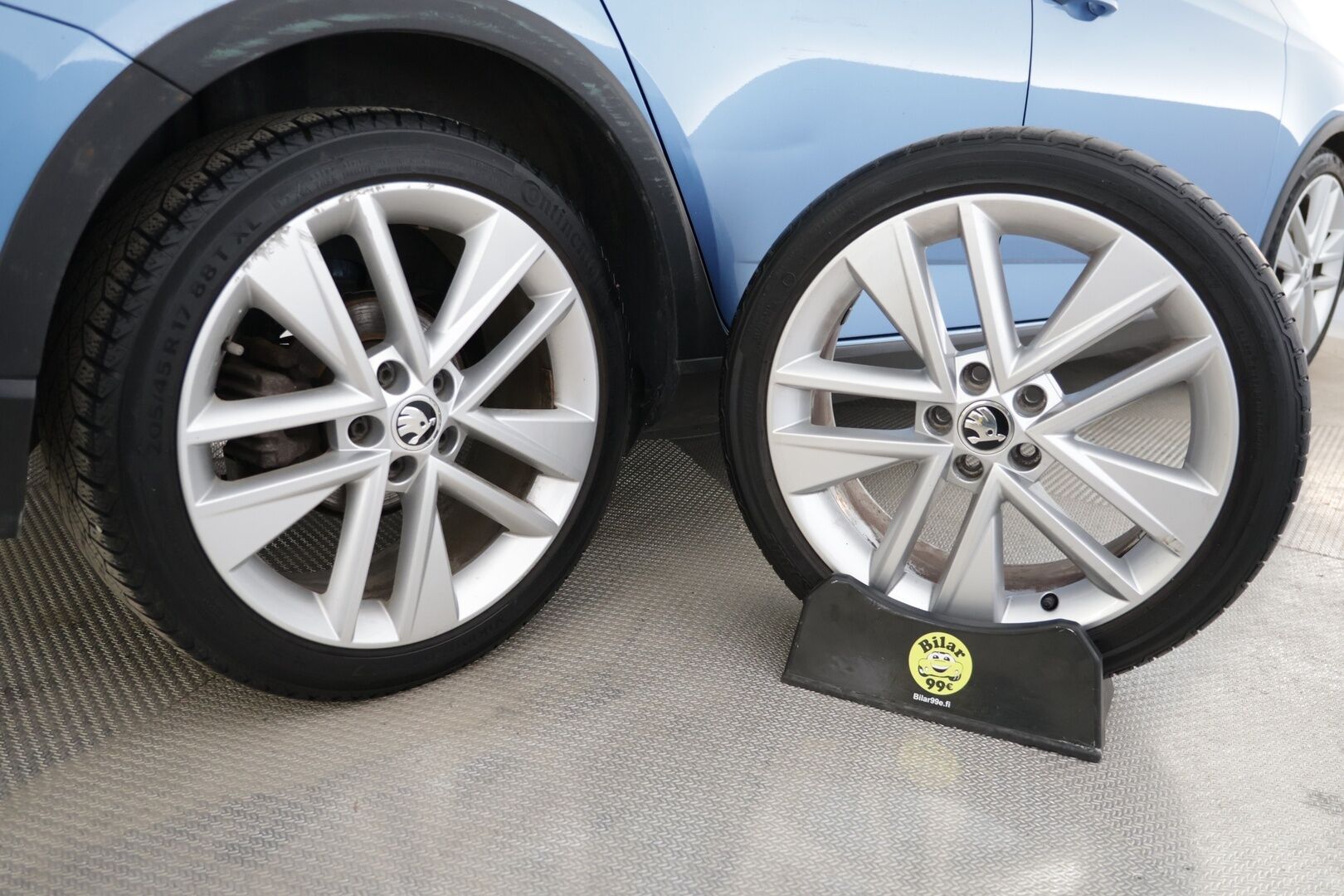 Skoda Fabia 2017 Combi 1,2 TSI 110 ScoutLine DSG Autom * Vakkari / P.kamera / / Erikoisväri / Lasikattoluukku / 2xAlut * - Hyvä maavara / Huippu käyttöauto / Hyvä huoltohistoria! / Juuri katsastettu! - HULLUT AVAJAISHULINAT KORKOTARJOUS 3,29 %