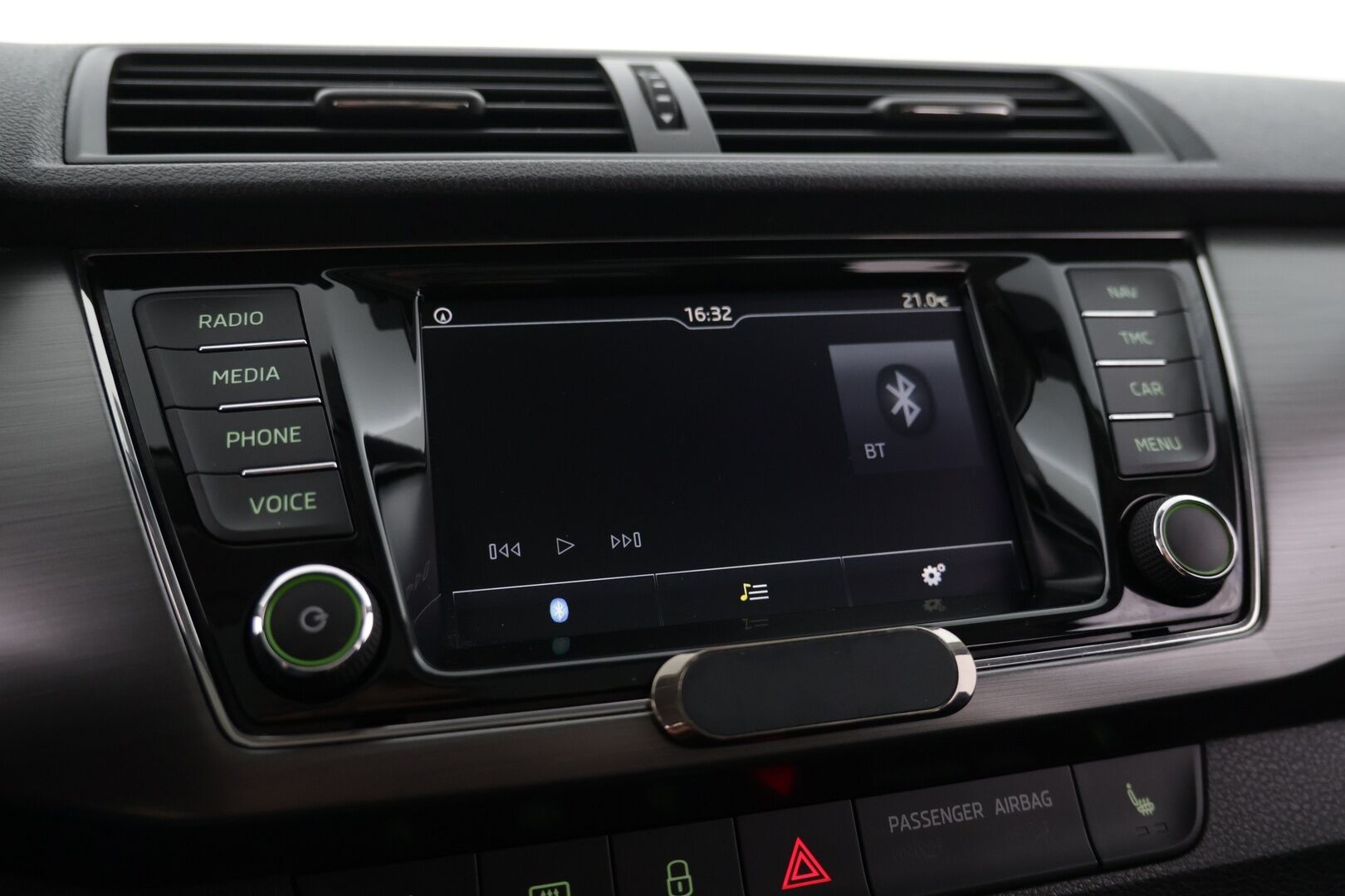 Skoda Fabia 2017 Combi 1,2 TSI 110 ScoutLine DSG Autom * Vakkari / P.kamera / / Erikoisväri / Lasikattoluukku / 2xAlut * - Hyvä maavara / Huippu käyttöauto / Hyvä huoltohistoria! / Juuri katsastettu! - HULLUT AVAJAISHULINAT KORKOTARJOUS 3,29 %