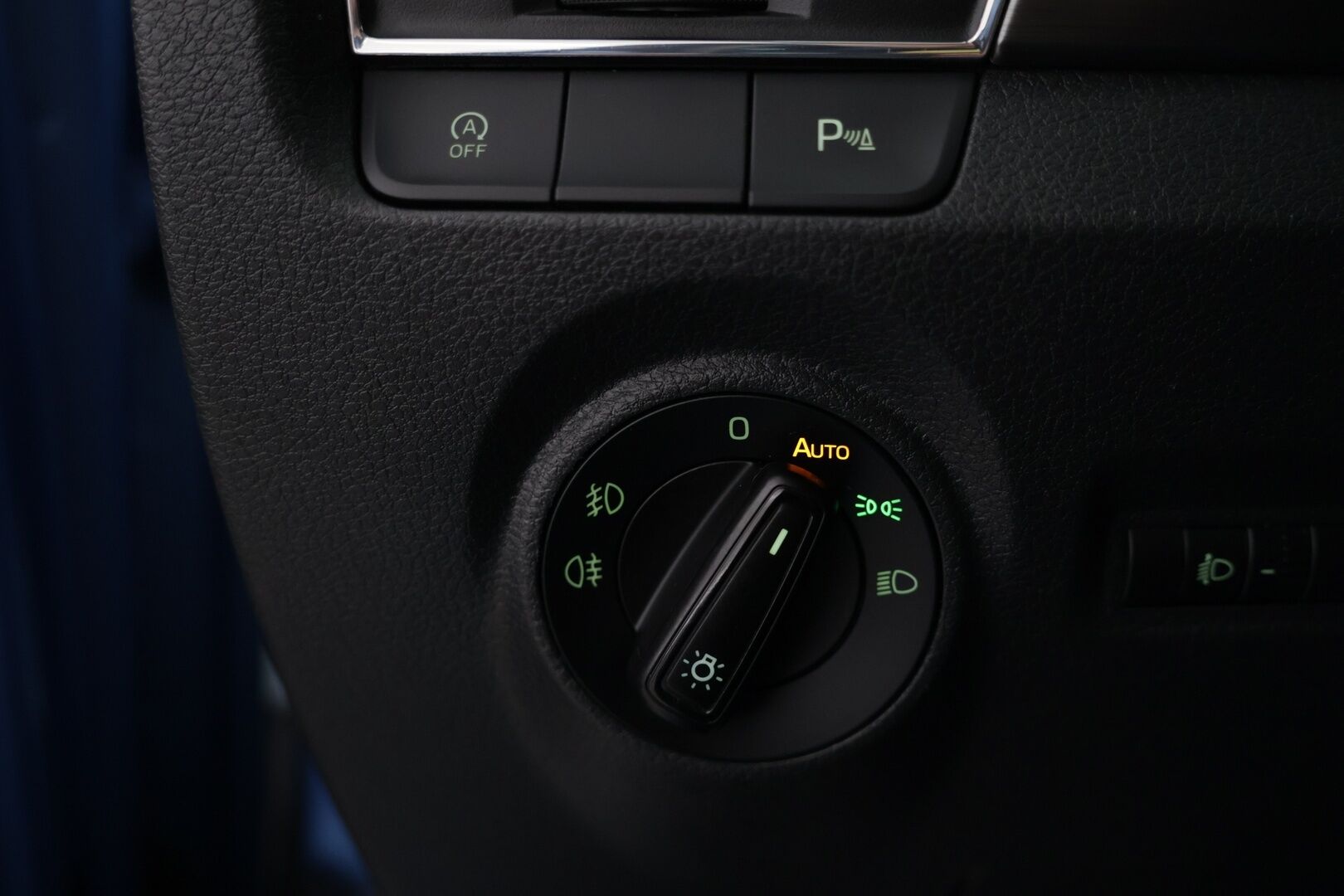 Skoda Fabia 2017 Combi 1,2 TSI 110 ScoutLine DSG Autom * Vakkari / P.kamera / / Erikoisväri / Lasikattoluukku / 2xAlut * - Hyvä maavara / Huippu käyttöauto / Hyvä huoltohistoria! / Juuri katsastettu! - HULLUT AVAJAISHULINAT KORKOTARJOUS 3,29 %