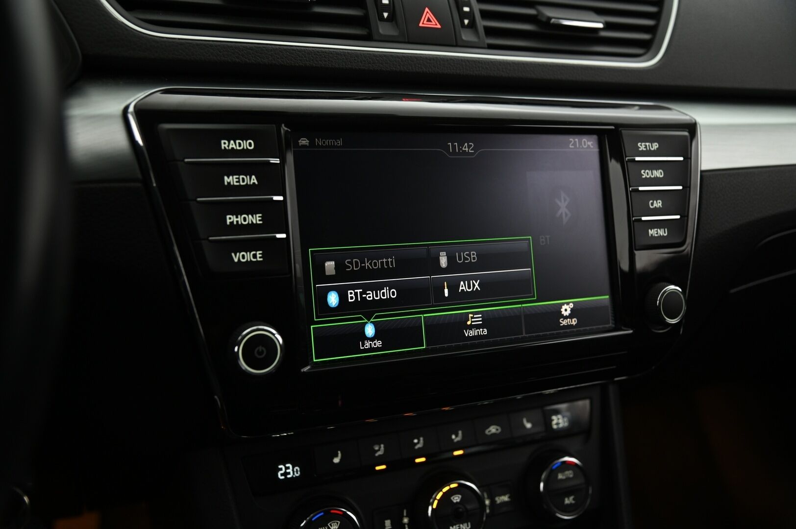 Skoda Superb 2016 Combi 1,4 TSI Ambition **Webasto / Vakkari / S-Koukku / Tutkat / Lämm. Tuulilasi / Smartlink / Suomiauto** - Hyvin varusteltu! / Tilava / Taloudellinen*