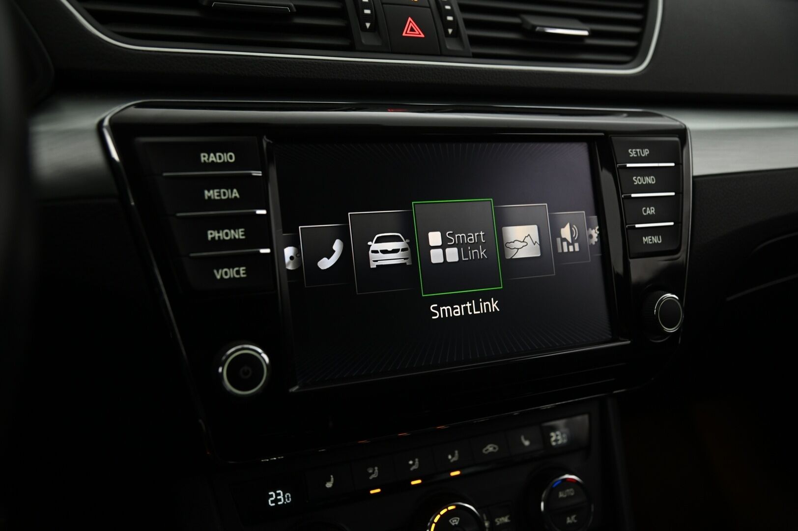 Skoda Superb 2016 Combi 1,4 TSI Ambition **Webasto / Vakkari / S-Koukku / Tutkat / Lämm. Tuulilasi / Smartlink / Suomiauto** - Hyvin varusteltu! / Tilava / Taloudellinen*