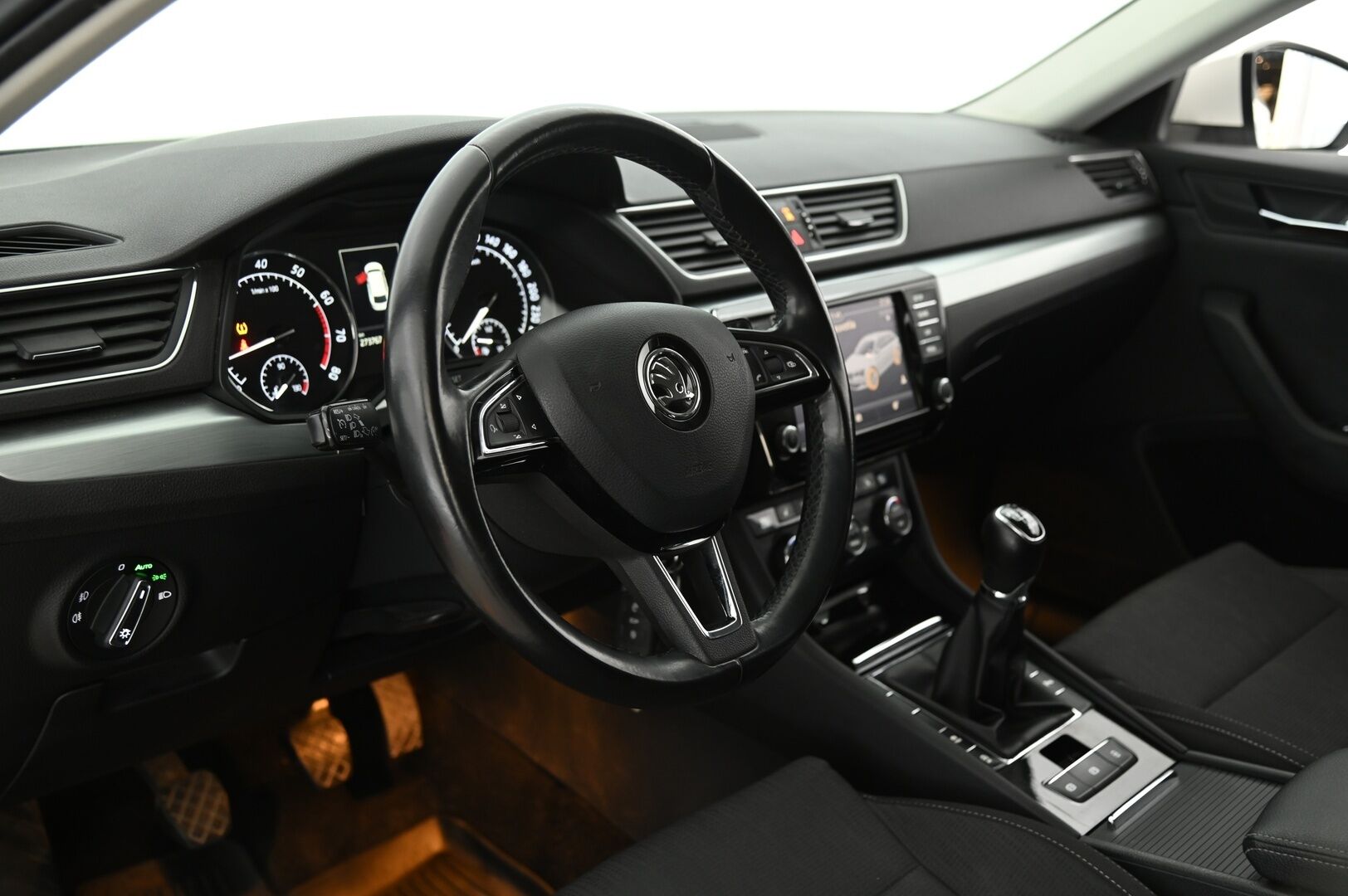 Skoda Superb 2016 Combi 1,4 TSI Ambition **Webasto / Vakkari / S-Koukku / Tutkat / Lämm. Tuulilasi / Smartlink / Suomiauto** - Hyvin varusteltu! / Tilava / Taloudellinen*