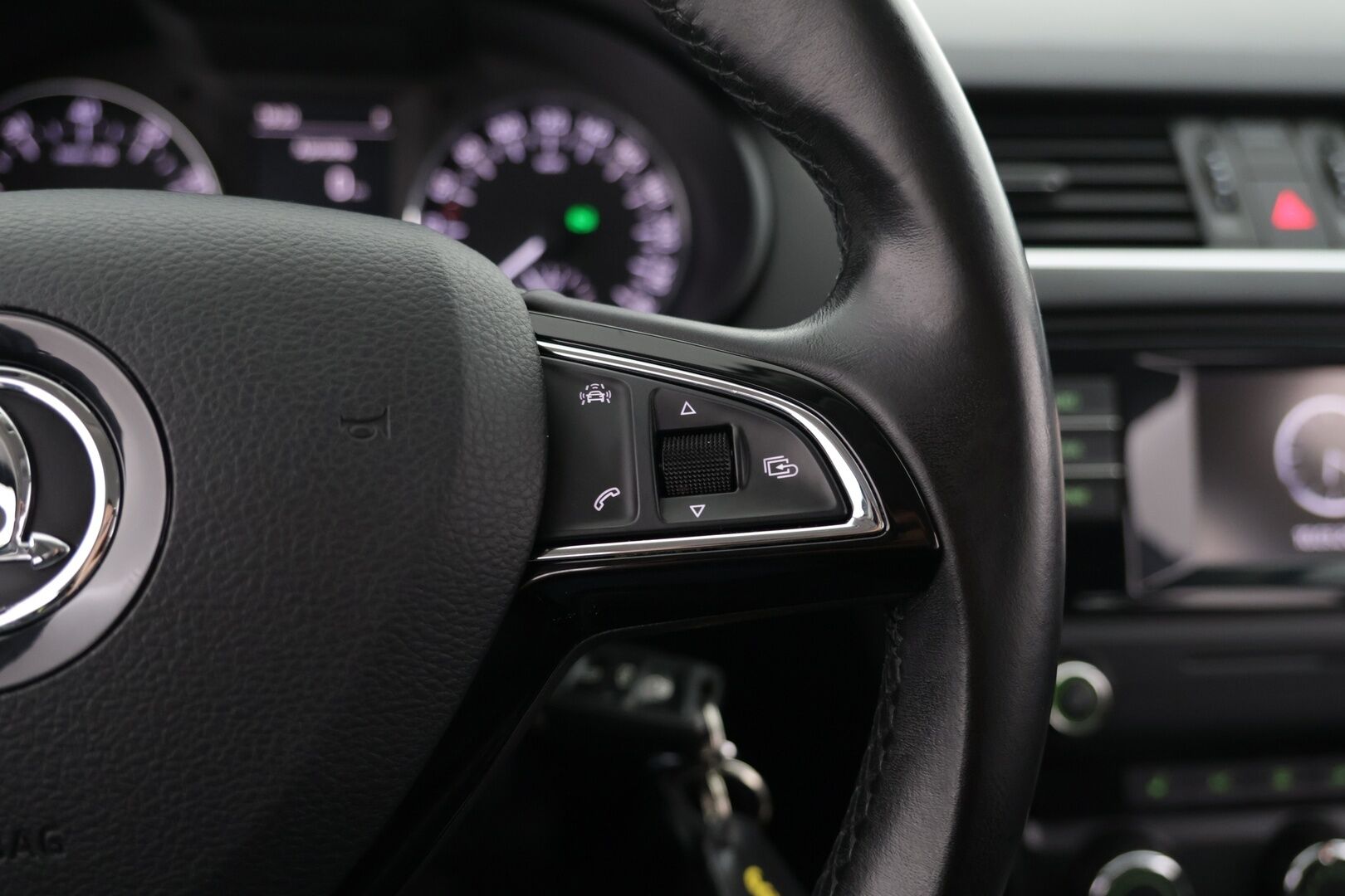 Skoda Octavia 2017 Combi 1,0 TSI Ambition* / Tutka / Vakkari / Webasto / 2x renkaat/ - Huippu käyttöauto / Hyvät lisävarusteet / Sopu kilsat! - HULLUT AVAJAISHULINAT KORKOTARJOUS 3,29 %