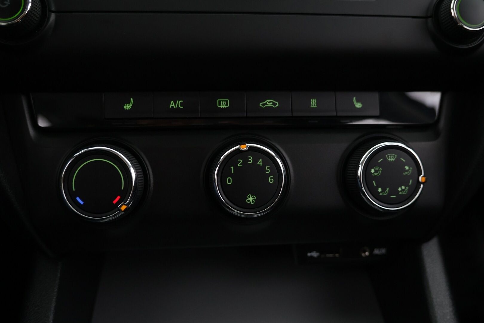 Skoda Octavia 2017 Combi 1,0 TSI Ambition* / Tutka / Vakkari / Webasto / 2x renkaat/ - Huippu käyttöauto / Hyvät lisävarusteet / Sopu kilsat! - HULLUT AVAJAISHULINAT KORKOTARJOUS 3,29 %