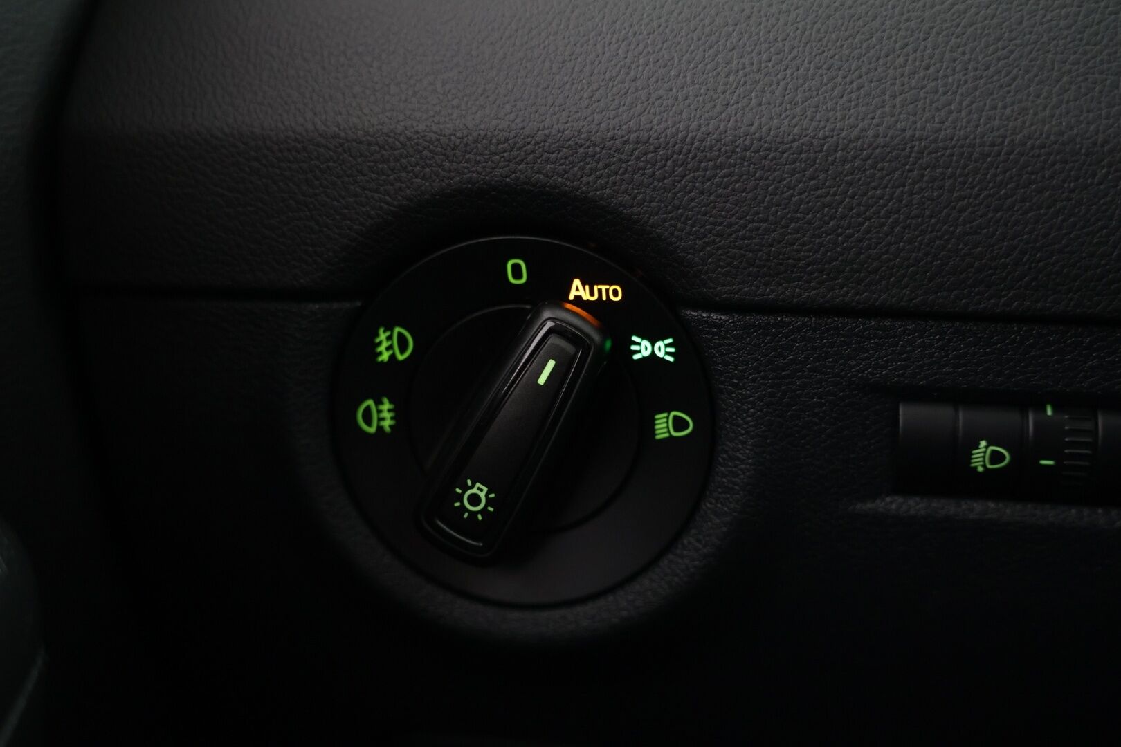 Skoda Octavia 2017 Combi 1,0 TSI Ambition* / Tutka / Vakkari / Webasto / 2x renkaat/ - Huippu käyttöauto / Hyvät lisävarusteet / Sopu kilsat! - HULLUT AVAJAISHULINAT KORKOTARJOUS 3,29 %