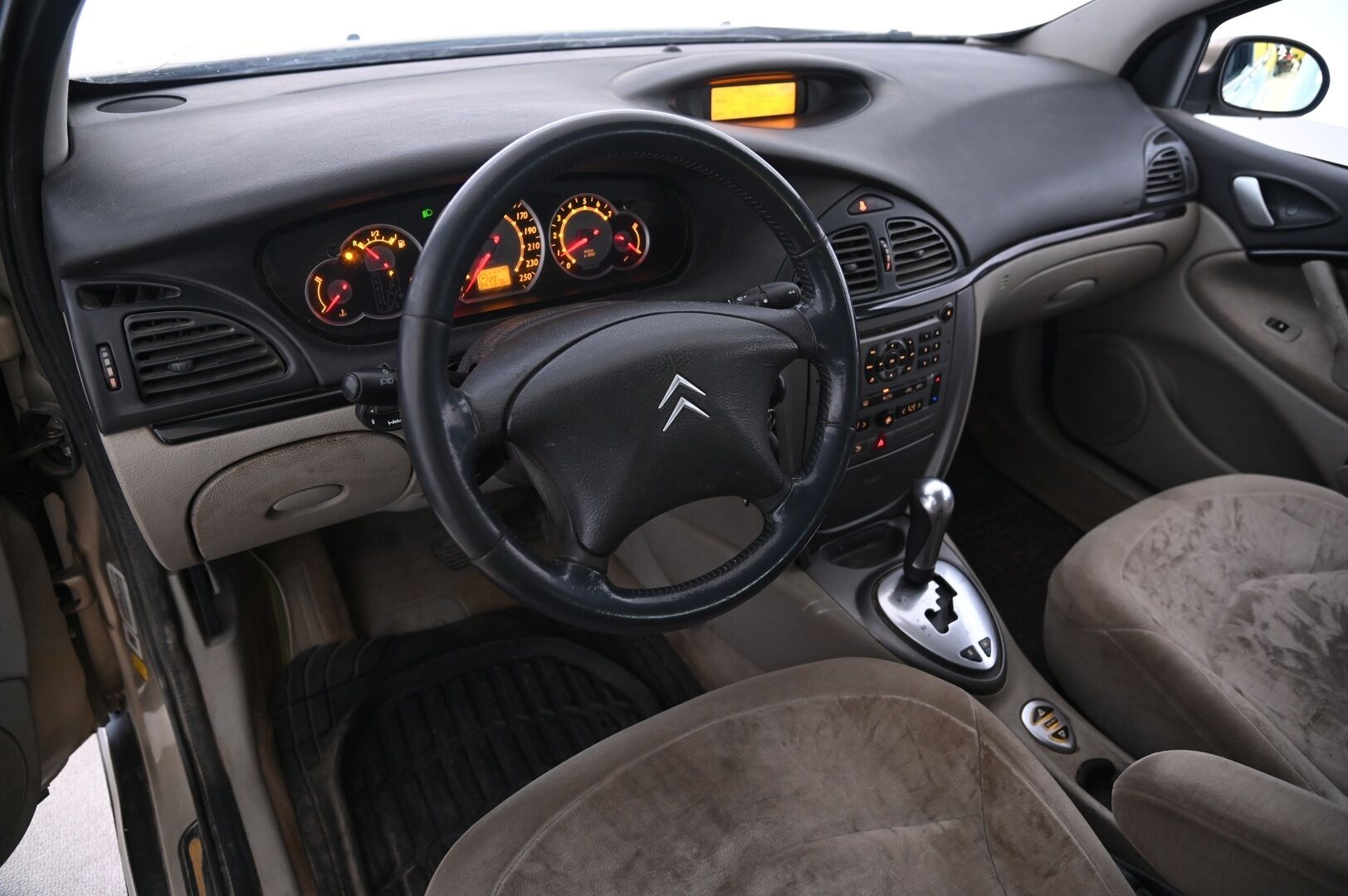 Citroen C5 2006 5D BREAK 2.0HDI AUTOMATIC *Myydään YritysOutlet-Myydään vain yrityksille / Suomi-Auto / Webasto / Vakkari* - *Myydään YritysOutlet - Myydään vain yritysille / Koukku / 2X Renkaat*