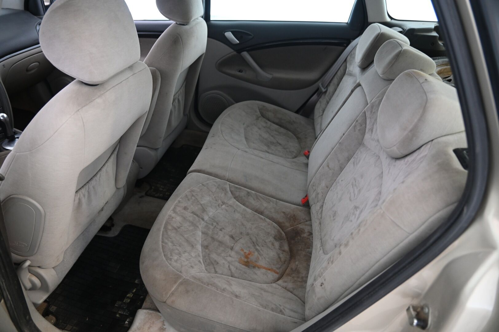 Citroen C5 2006 5D BREAK 2.0HDI AUTOMATIC *Myydään YritysOutlet-Myydään vain yrityksille / Suomi-Auto / Webasto / Vakkari* - *Myydään YritysOutlet - Myydään vain yritysille / Koukku / 2X Renkaat*