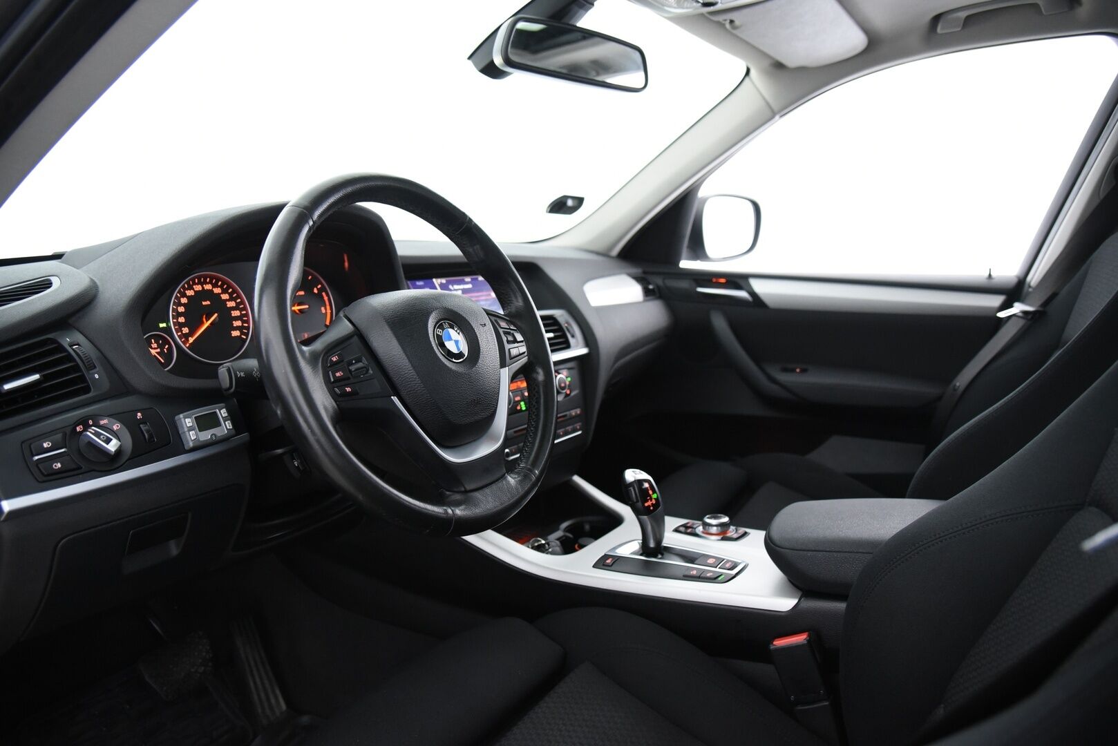 BMW X3 2011 A F25 Business / PA-lämmitin / P-kamera / Prof.navi / HUD / Xenon / Sporttipenkit - Hyvin varusteltu / Tulossa myyntiin! 