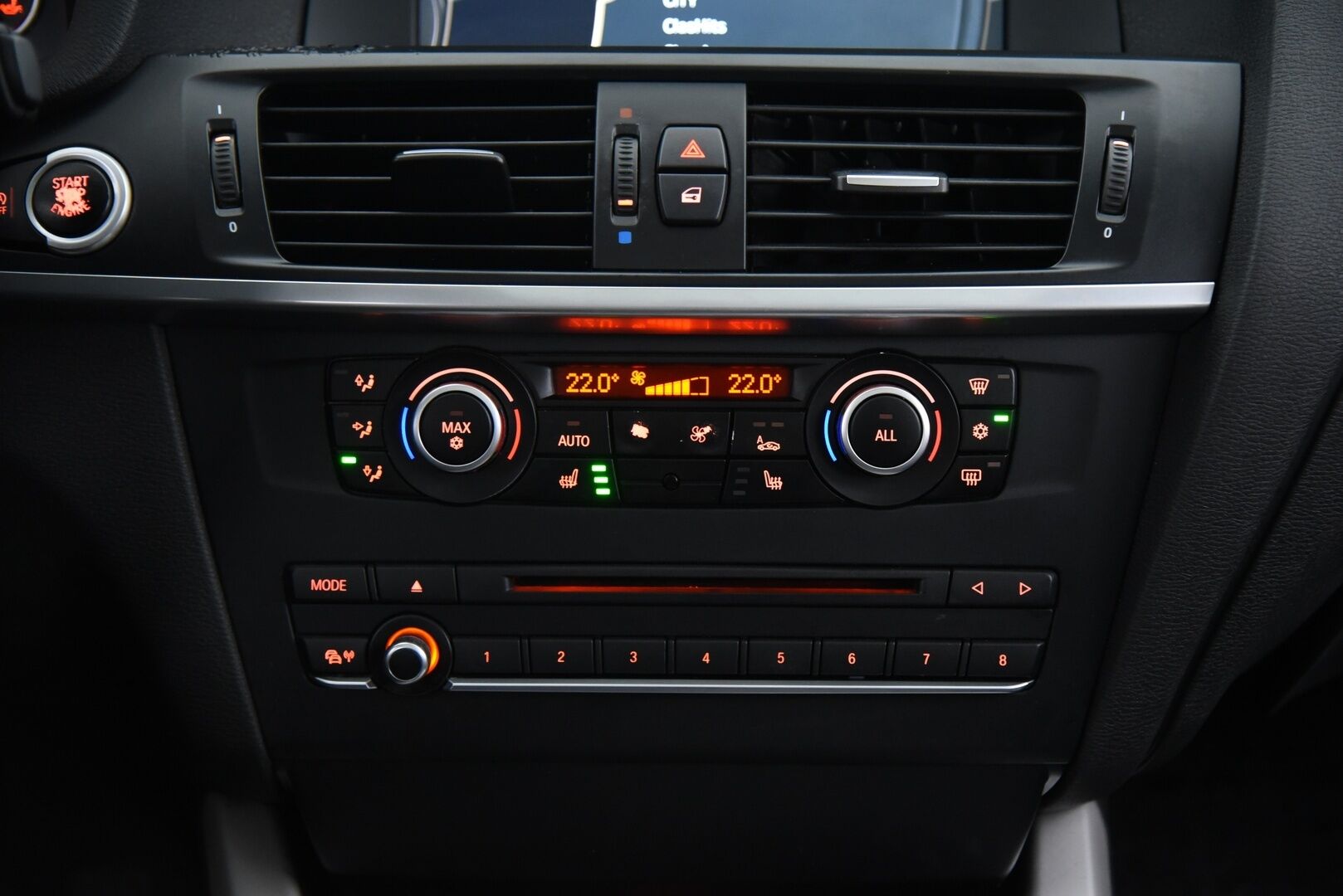 BMW X3 2011 A F25 Business / PA-lämmitin / P-kamera / Prof.navi / HUD / Xenon / Sporttipenkit - Hyvin varusteltu / Tulossa myyntiin! 