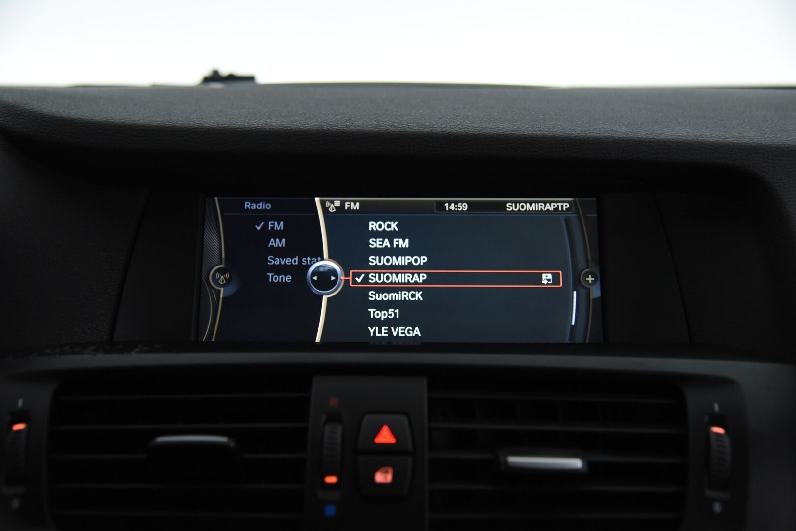 BMW X3 2011 A F25 Business / PA-lämmitin / P-kamera / Prof.navi / HUD / Xenon / Sporttipenkit - Hyvin varusteltu / Tulossa myyntiin! 